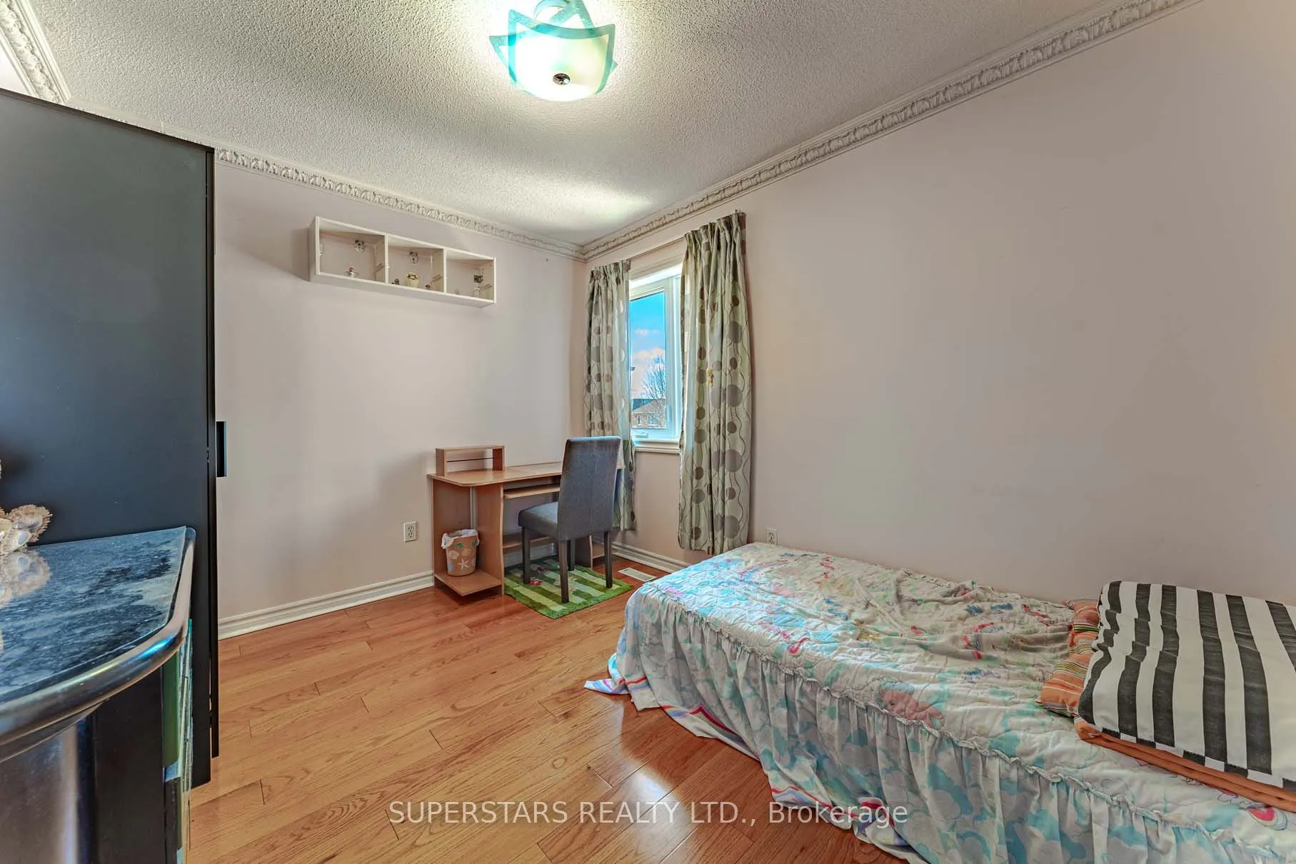 25 Eastpine Drive