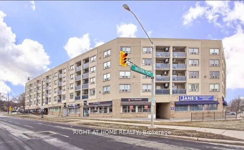 160 Wellington Street E, #517