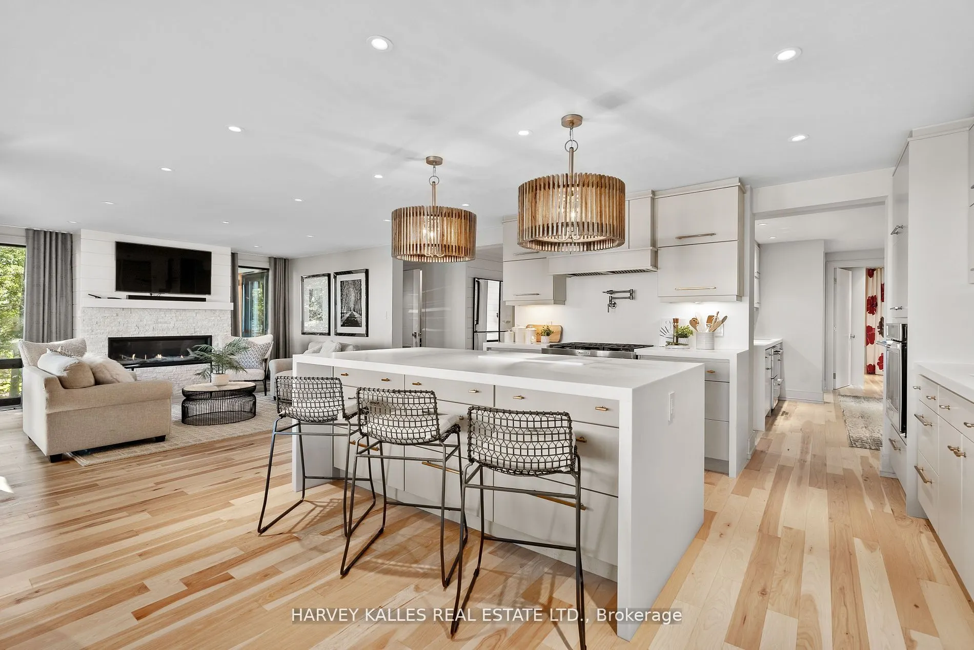 3203 Summer Place