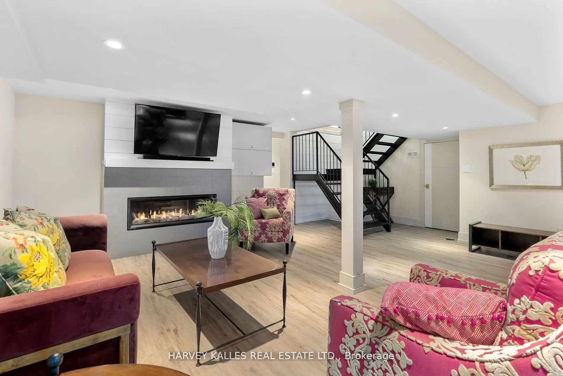 3203 Summer Place