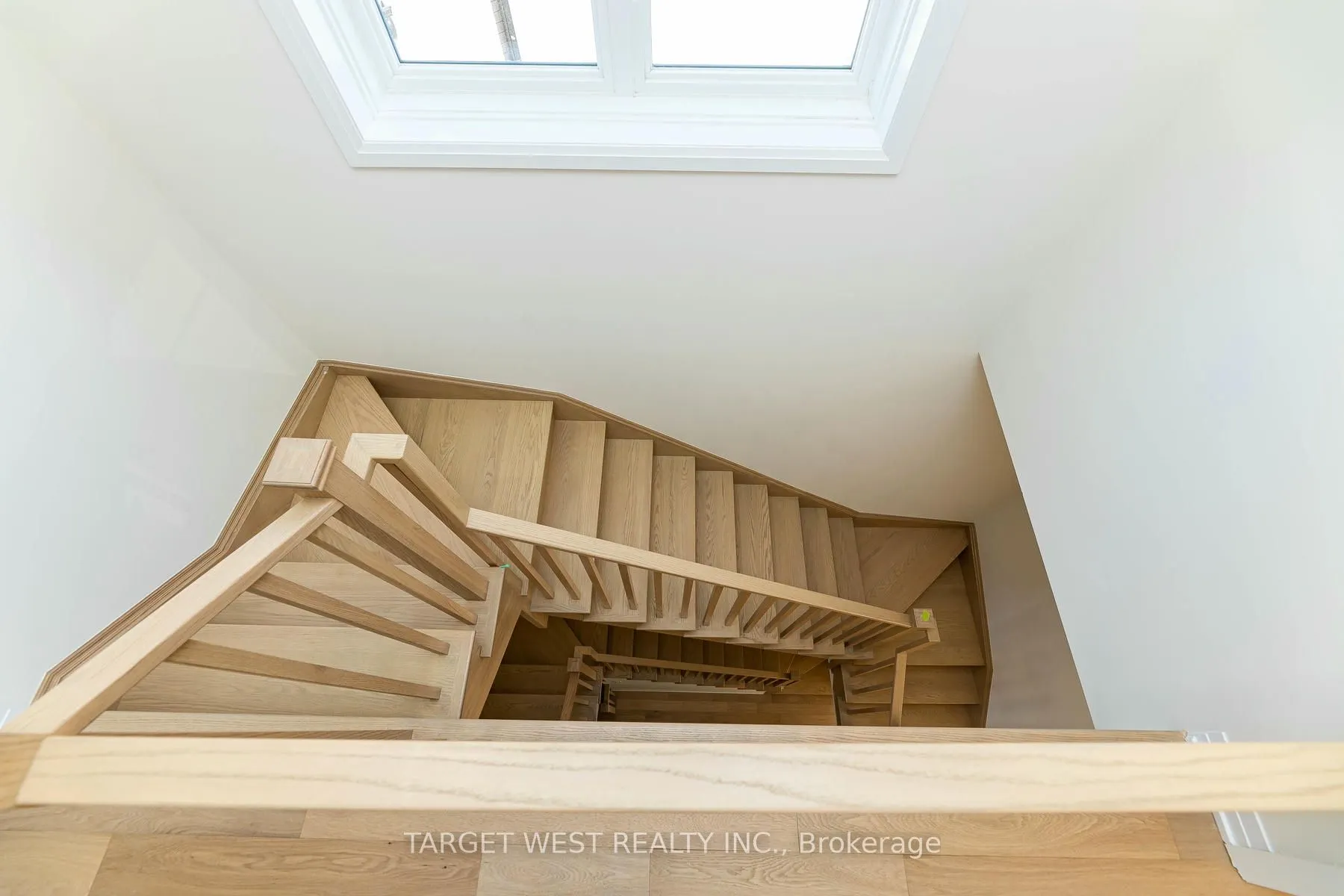 23 Archambault Way
