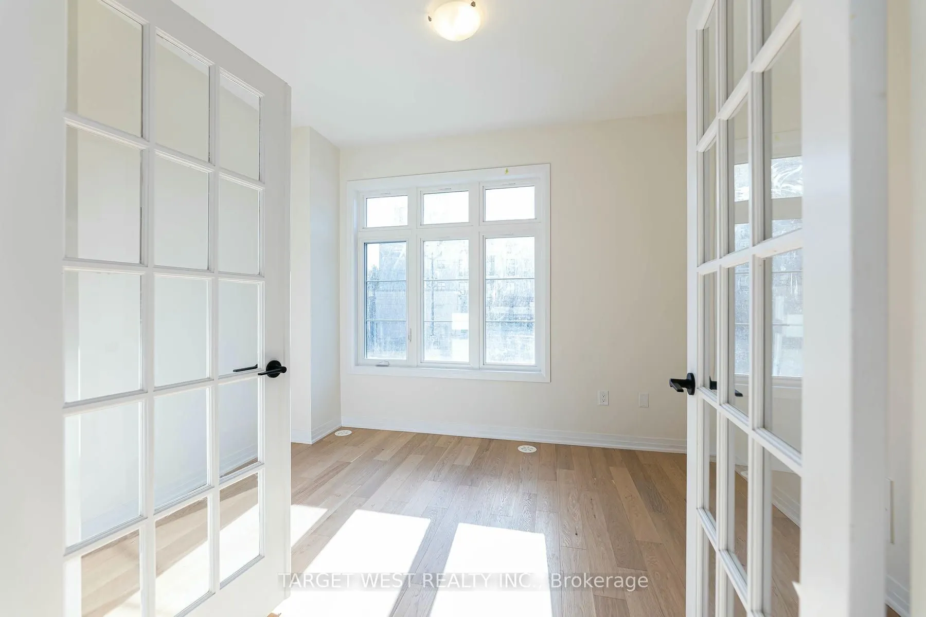 23 Archambault Way