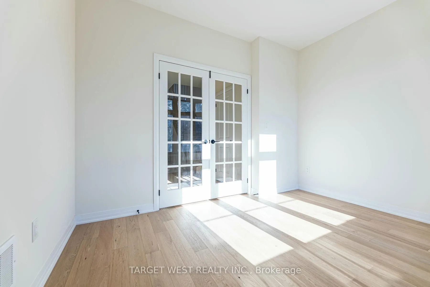 23 Archambault Way