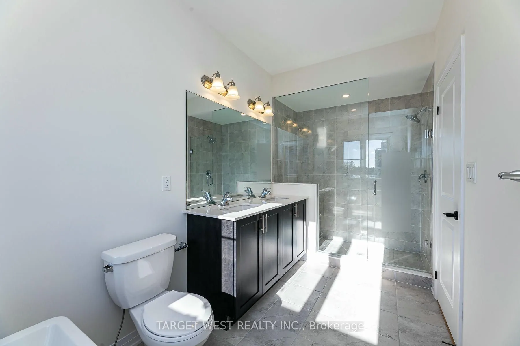 23 Archambault Way