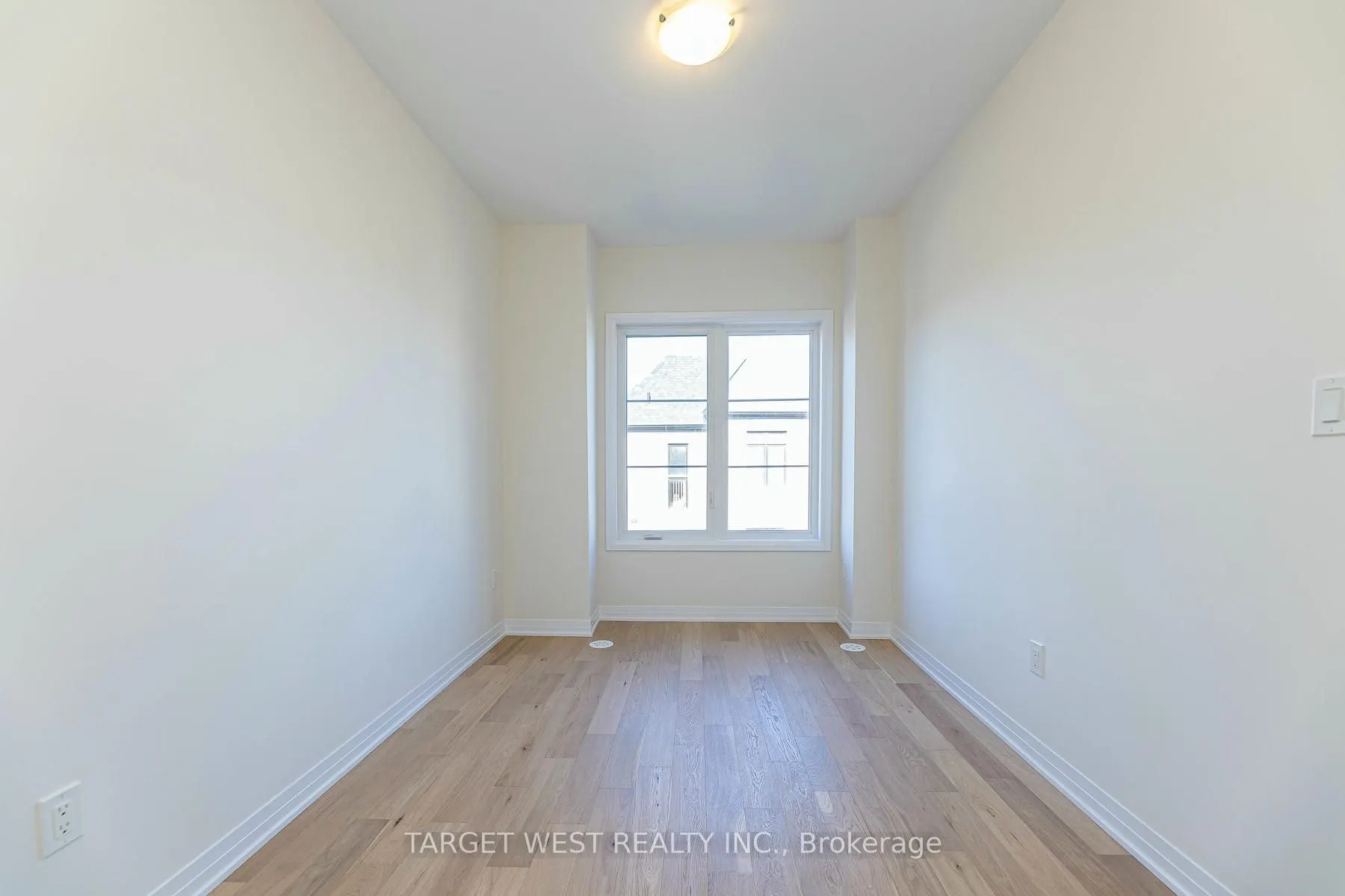 23 Archambault Way