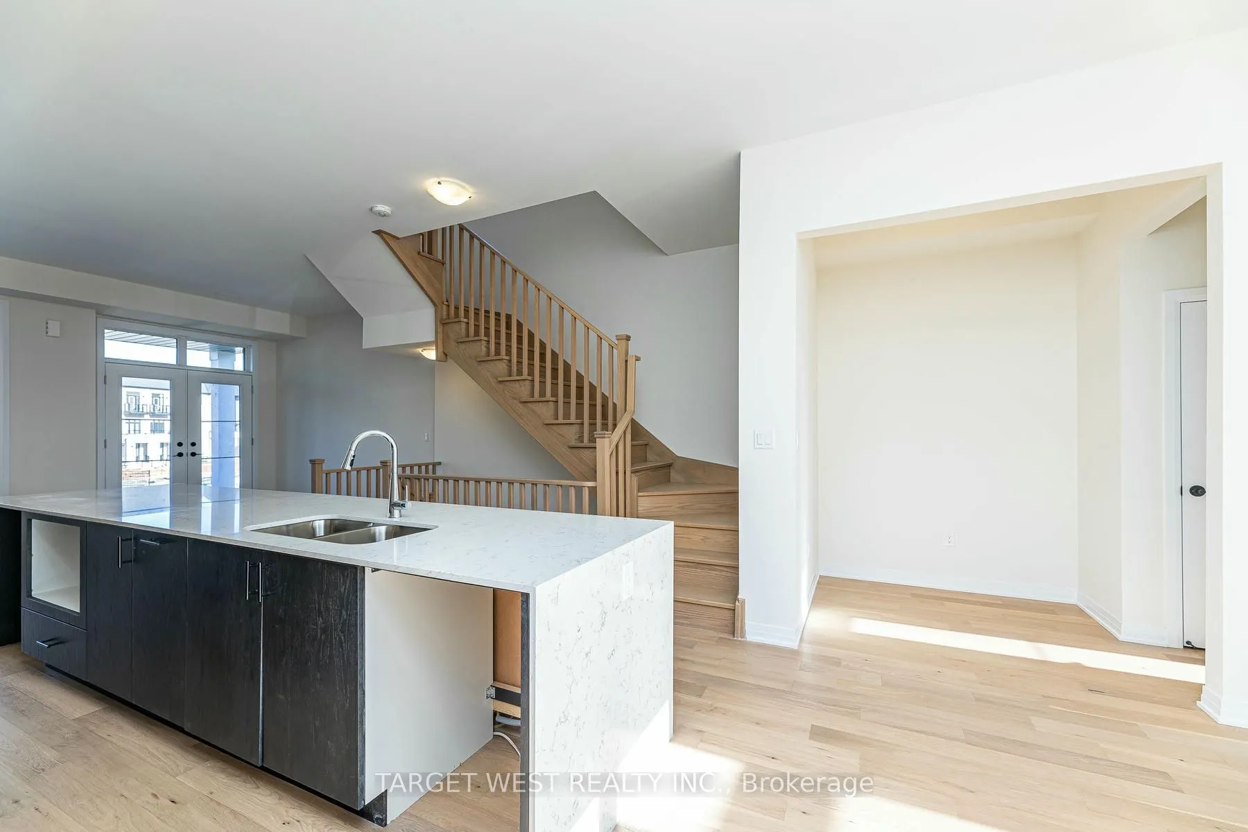 23 Archambault Way