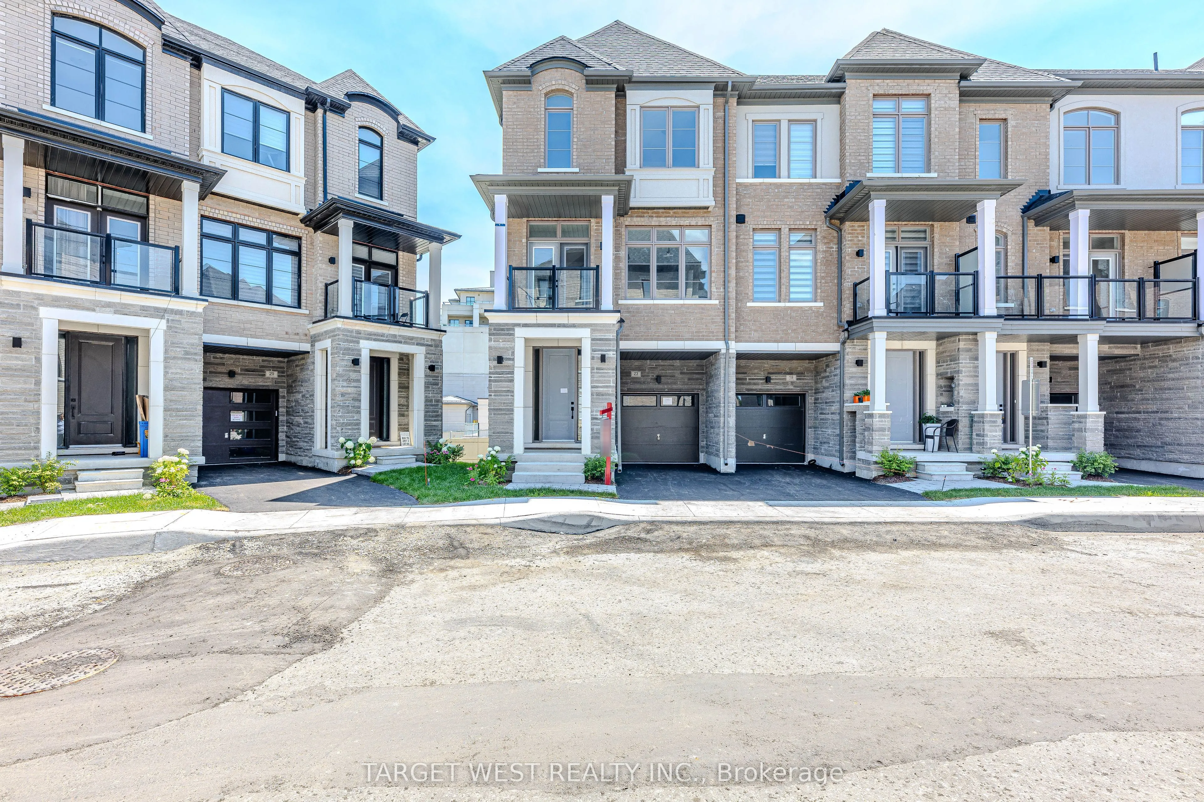 23 Archambault Way