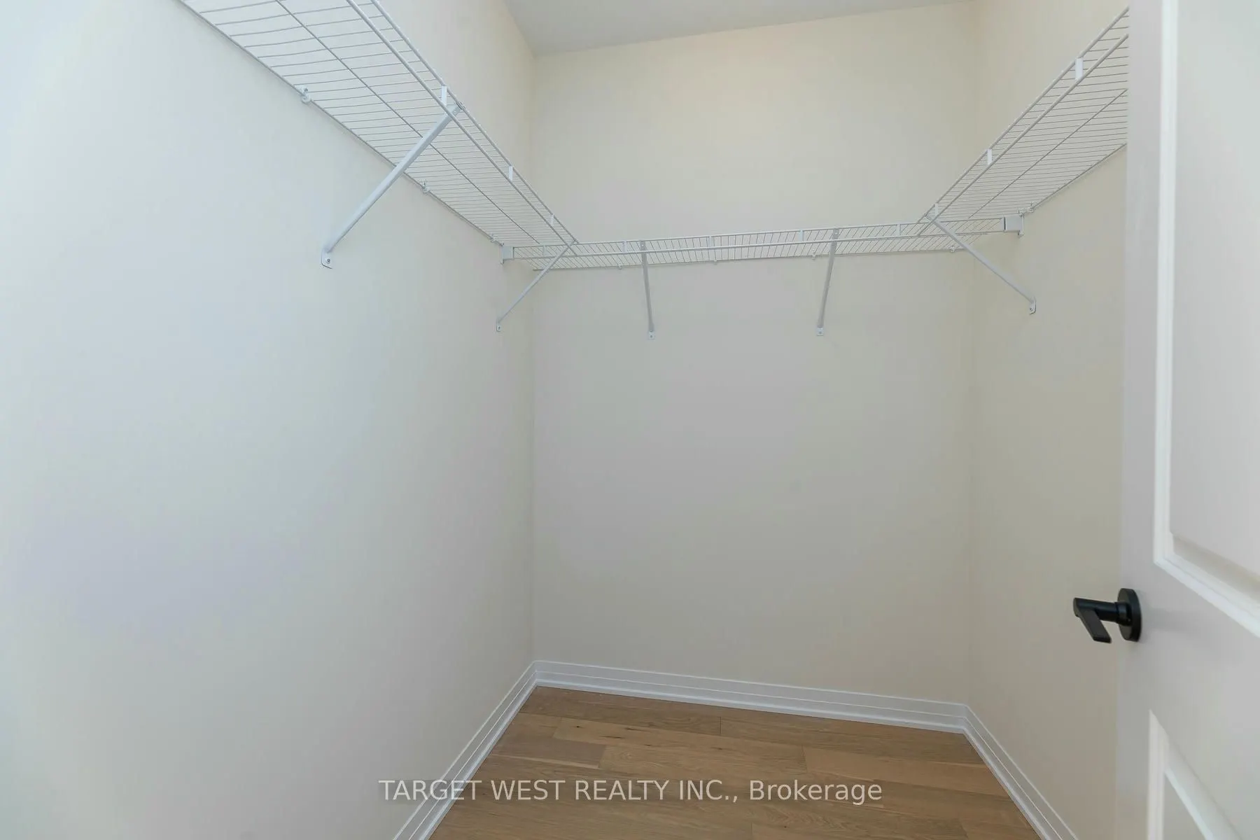 23 Archambault Way