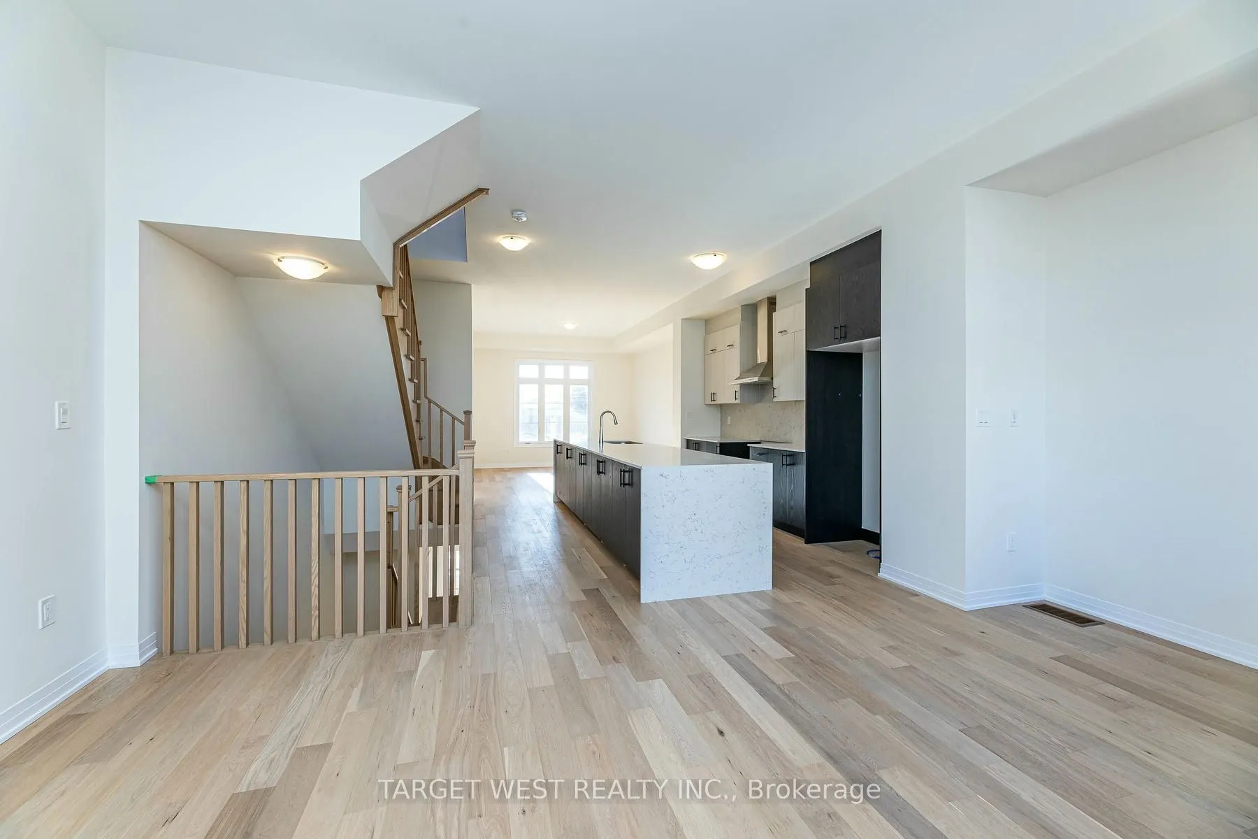 23 Archambault Way