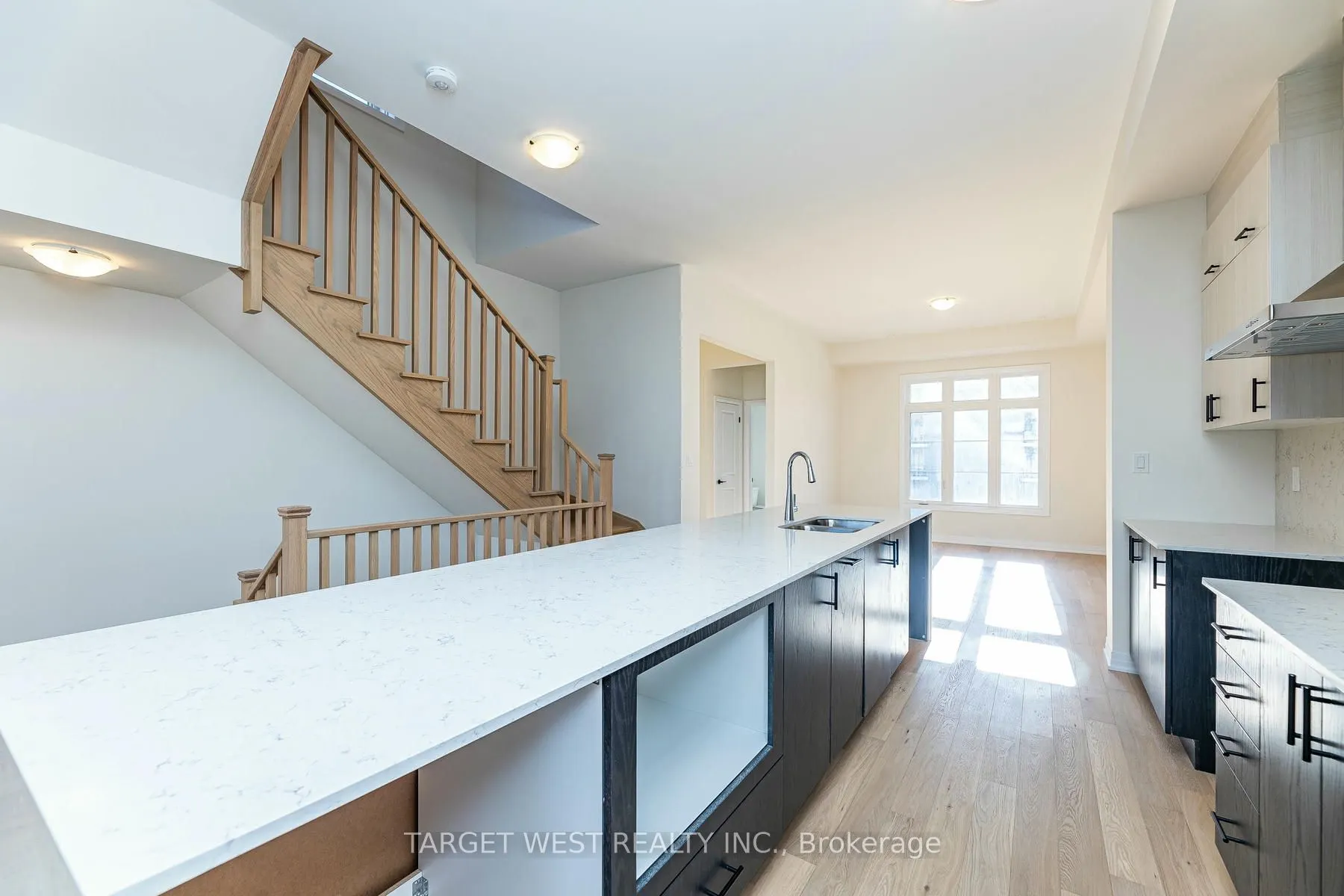 23 Archambault Way