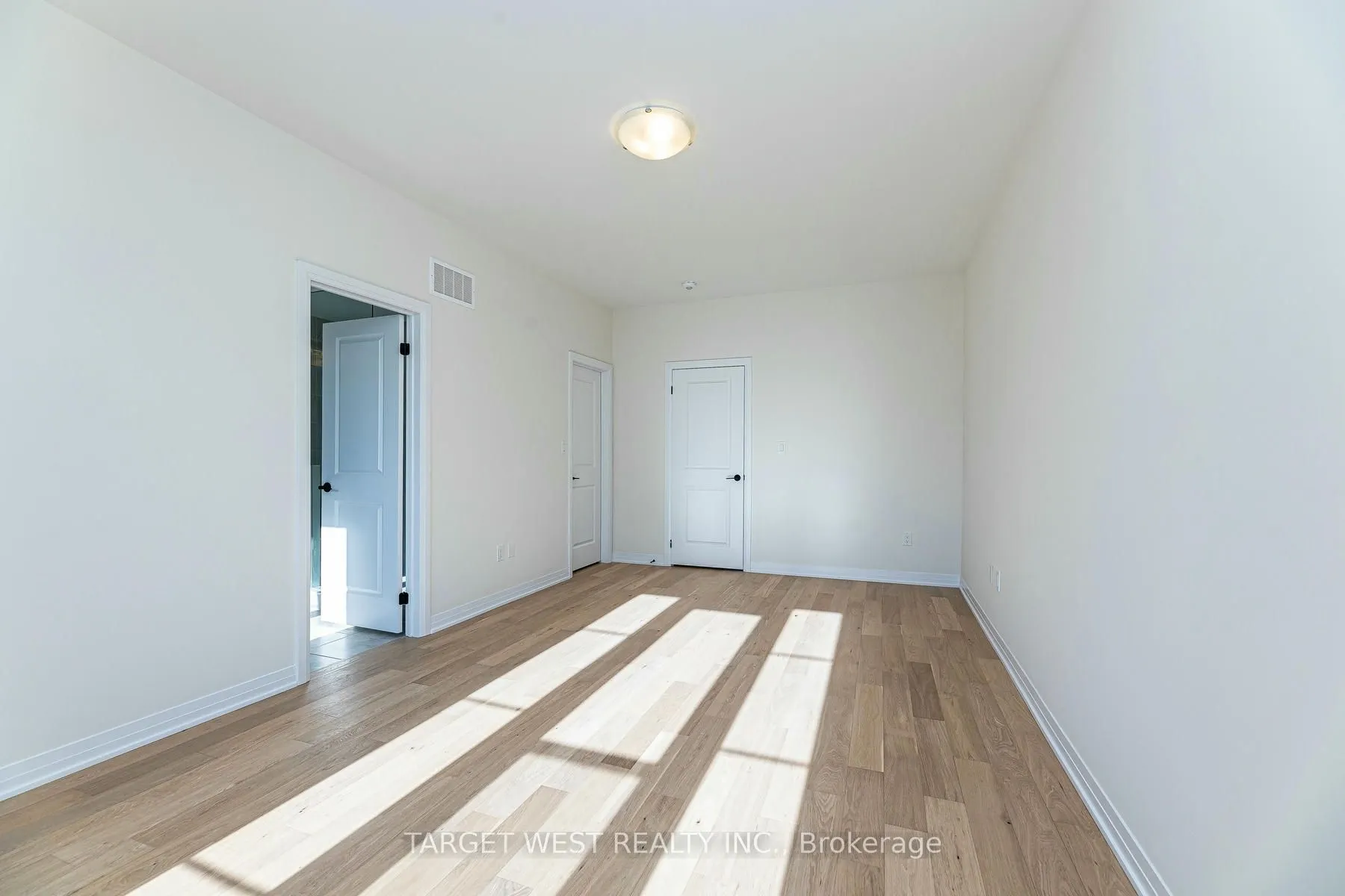 23 Archambault Way