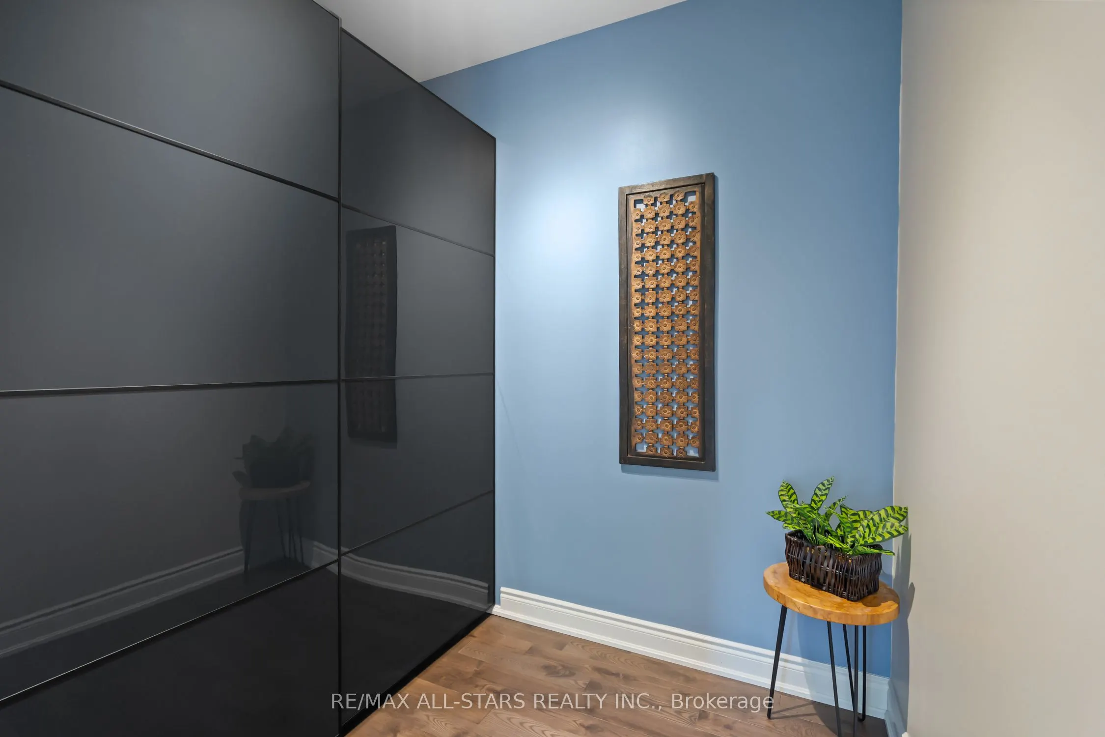 7 Os James Hunt Court