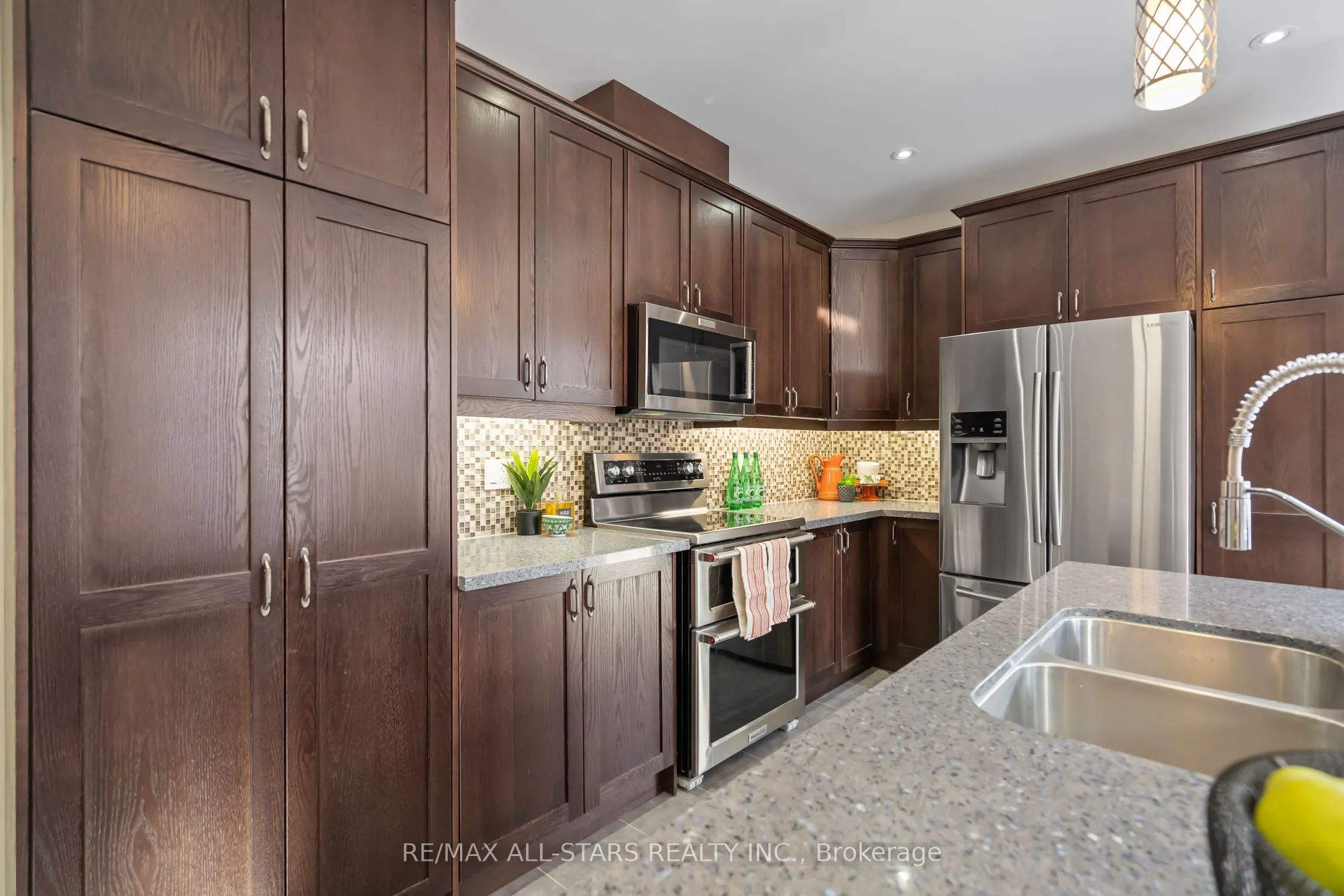 7 Os James Hunt Court