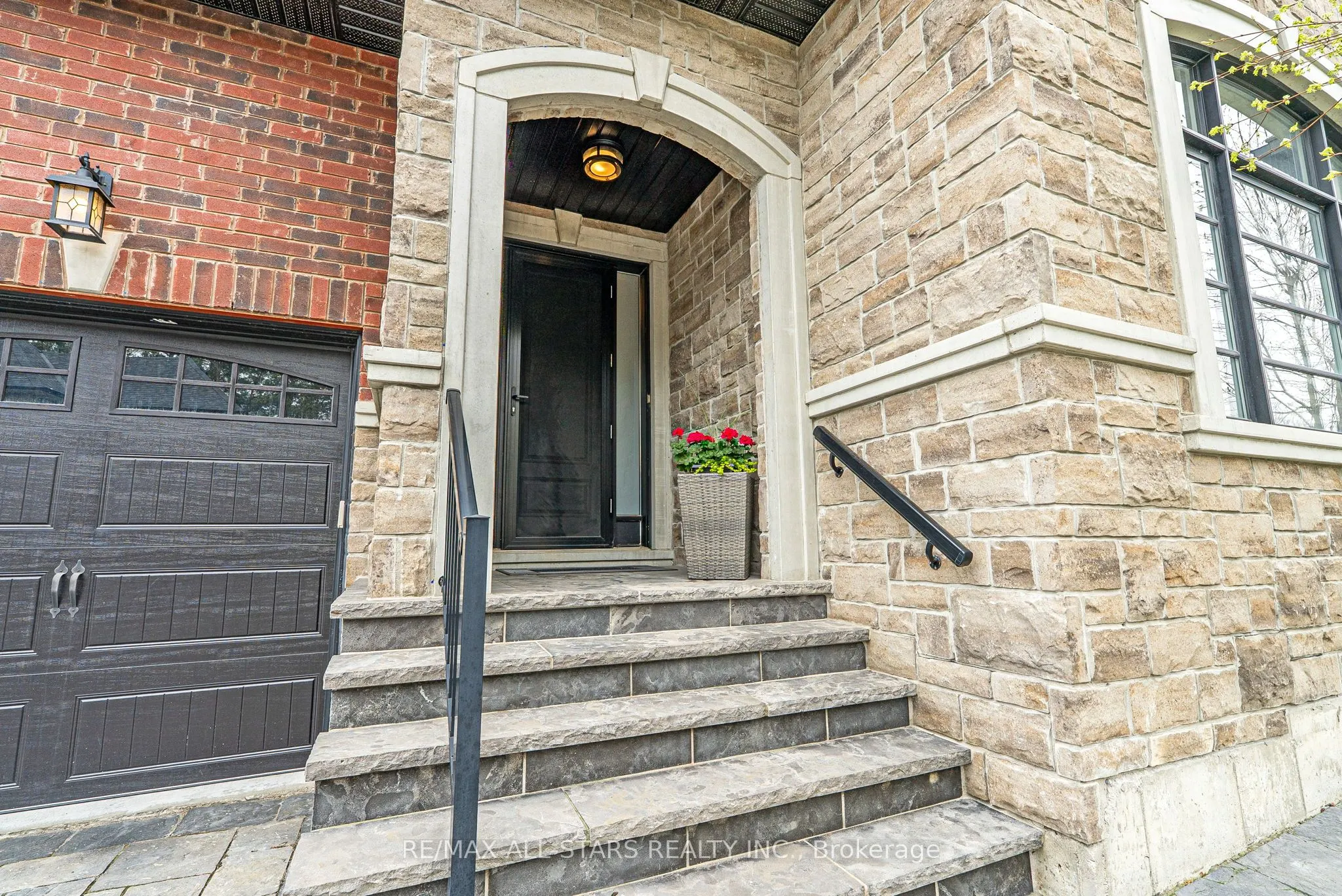 7 Os James Hunt Court