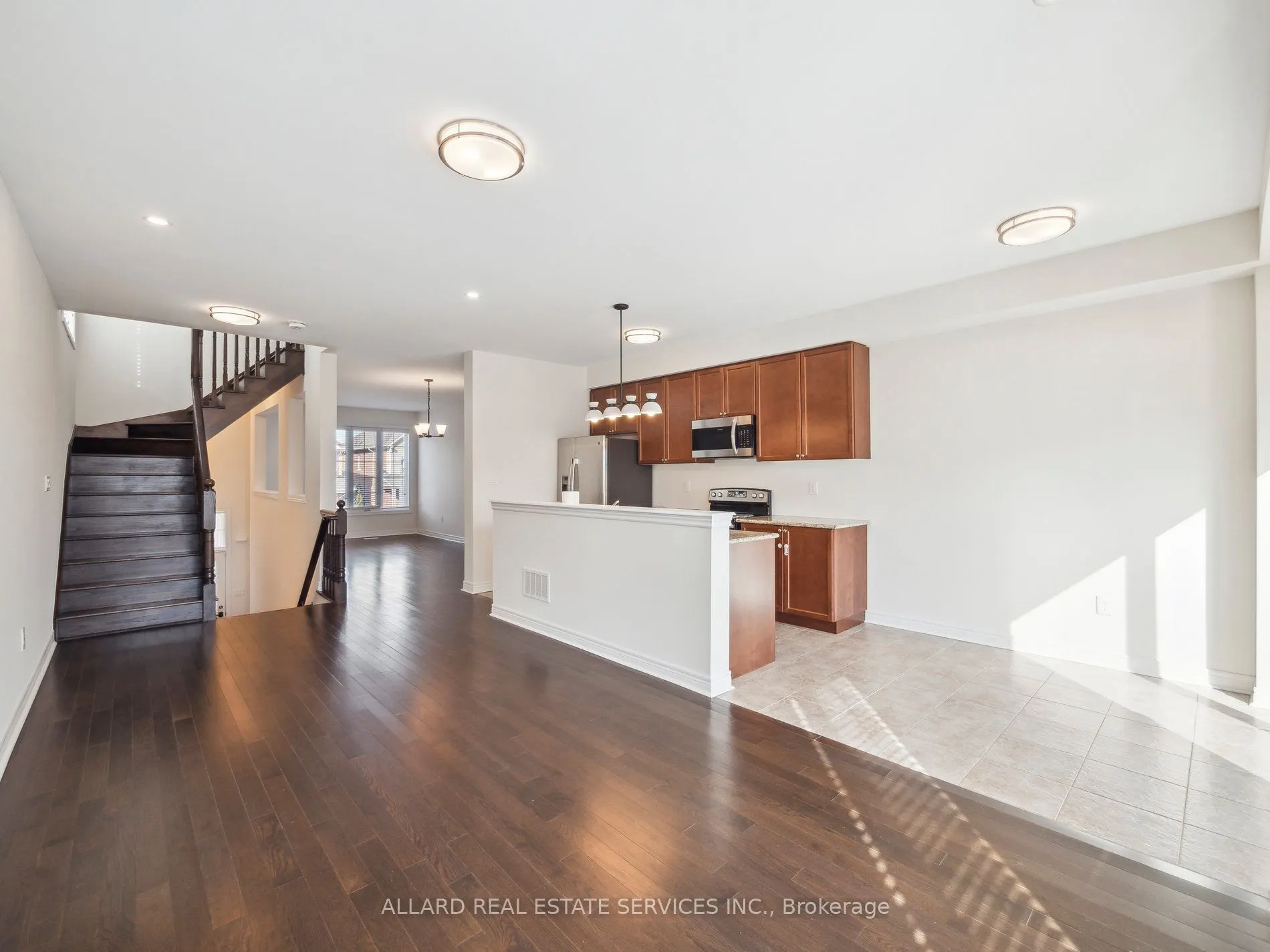545 Cornell Centre Boulevard