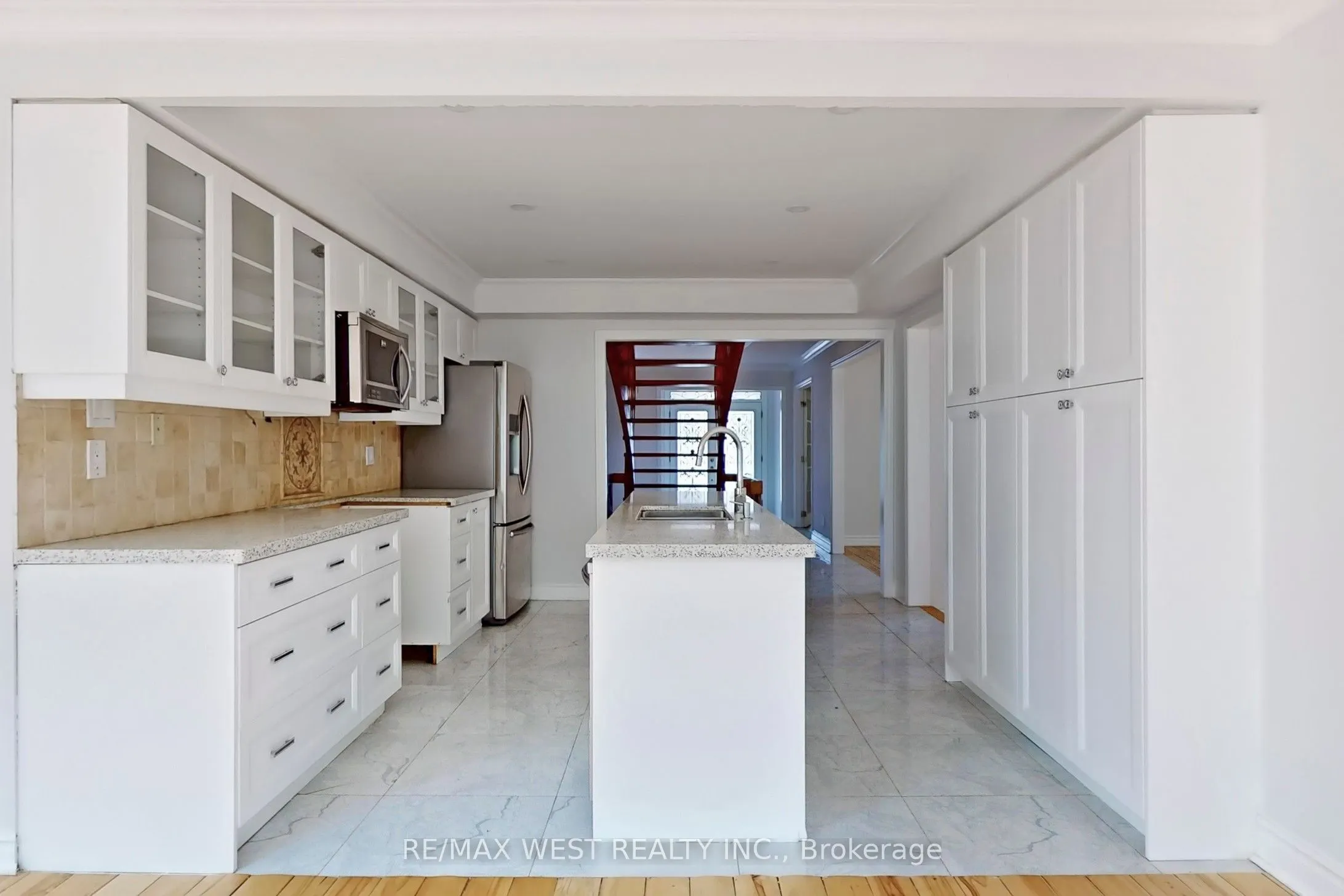 16 Prince Edward Boulevard