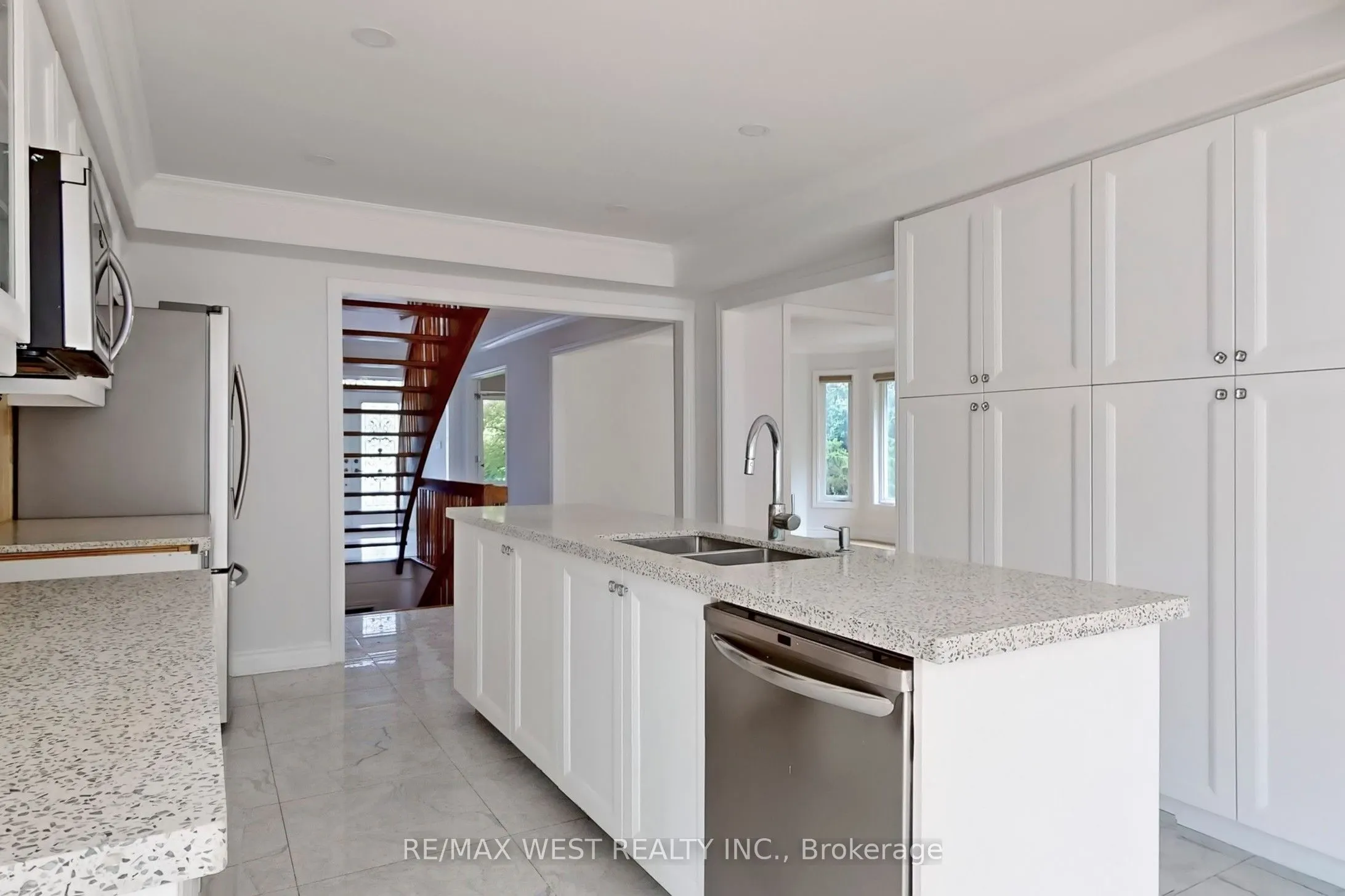 16 Prince Edward Boulevard