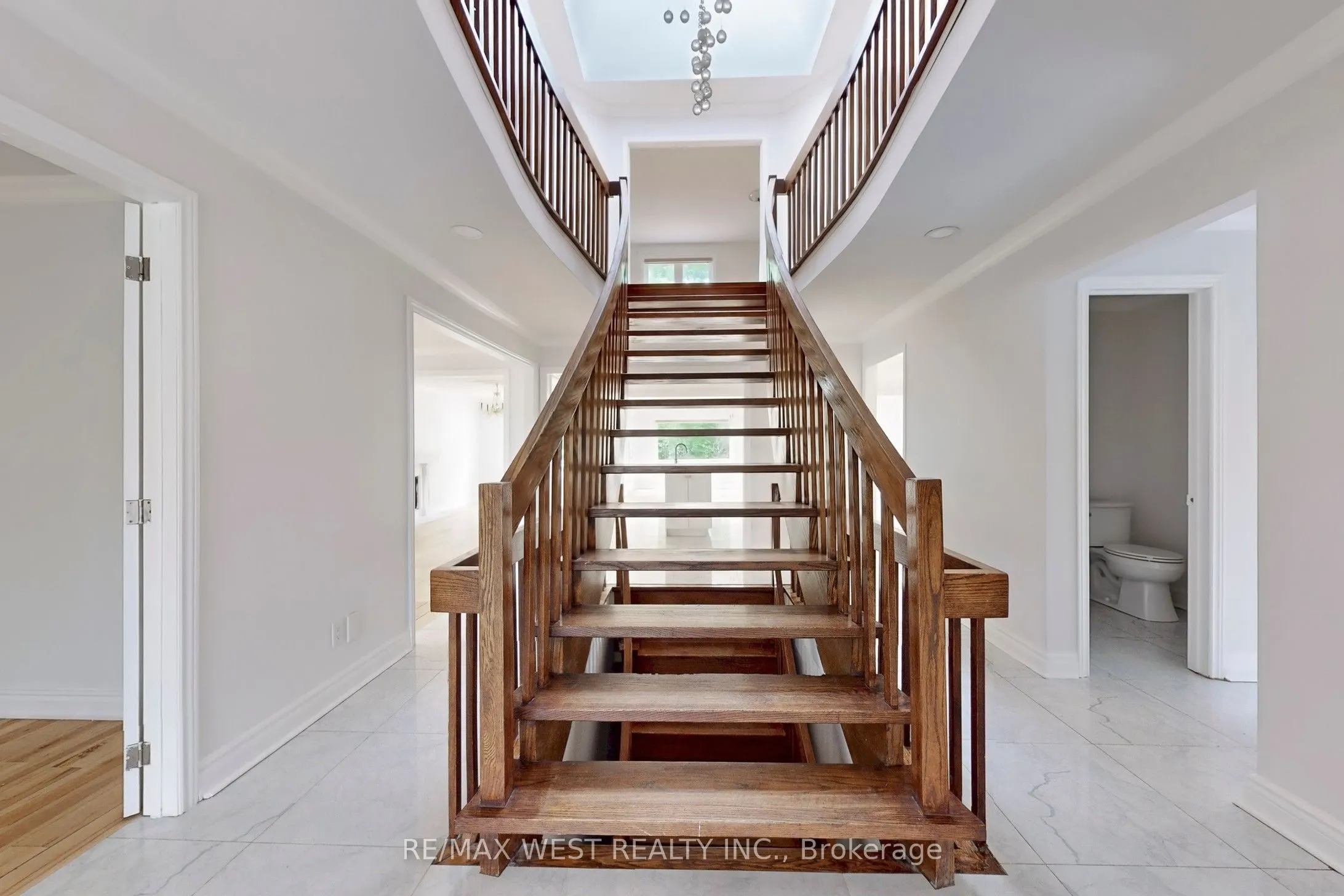 16 Prince Edward Boulevard