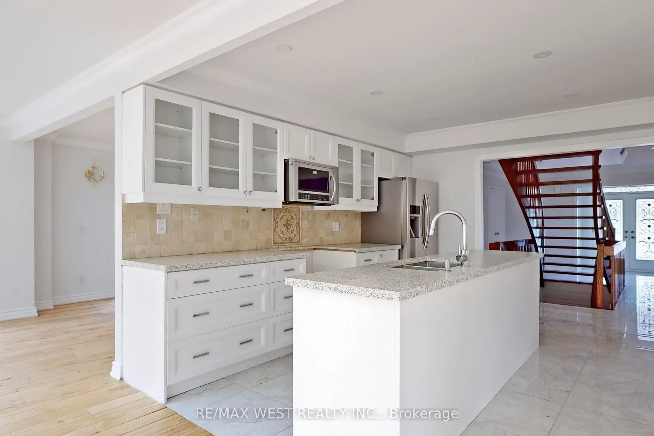 16 Prince Edward Boulevard