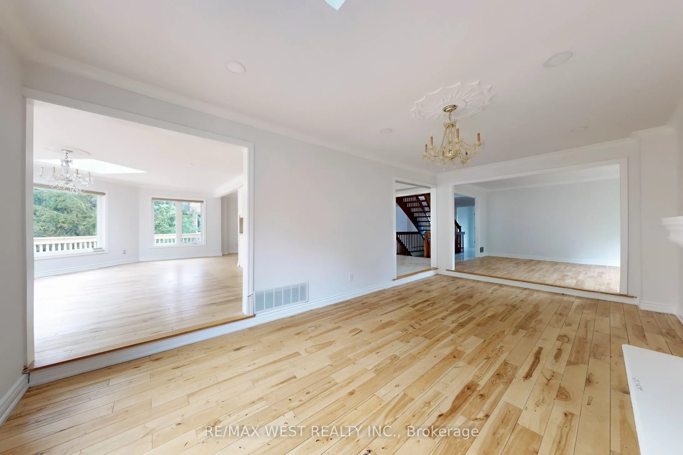 16 Prince Edward Boulevard