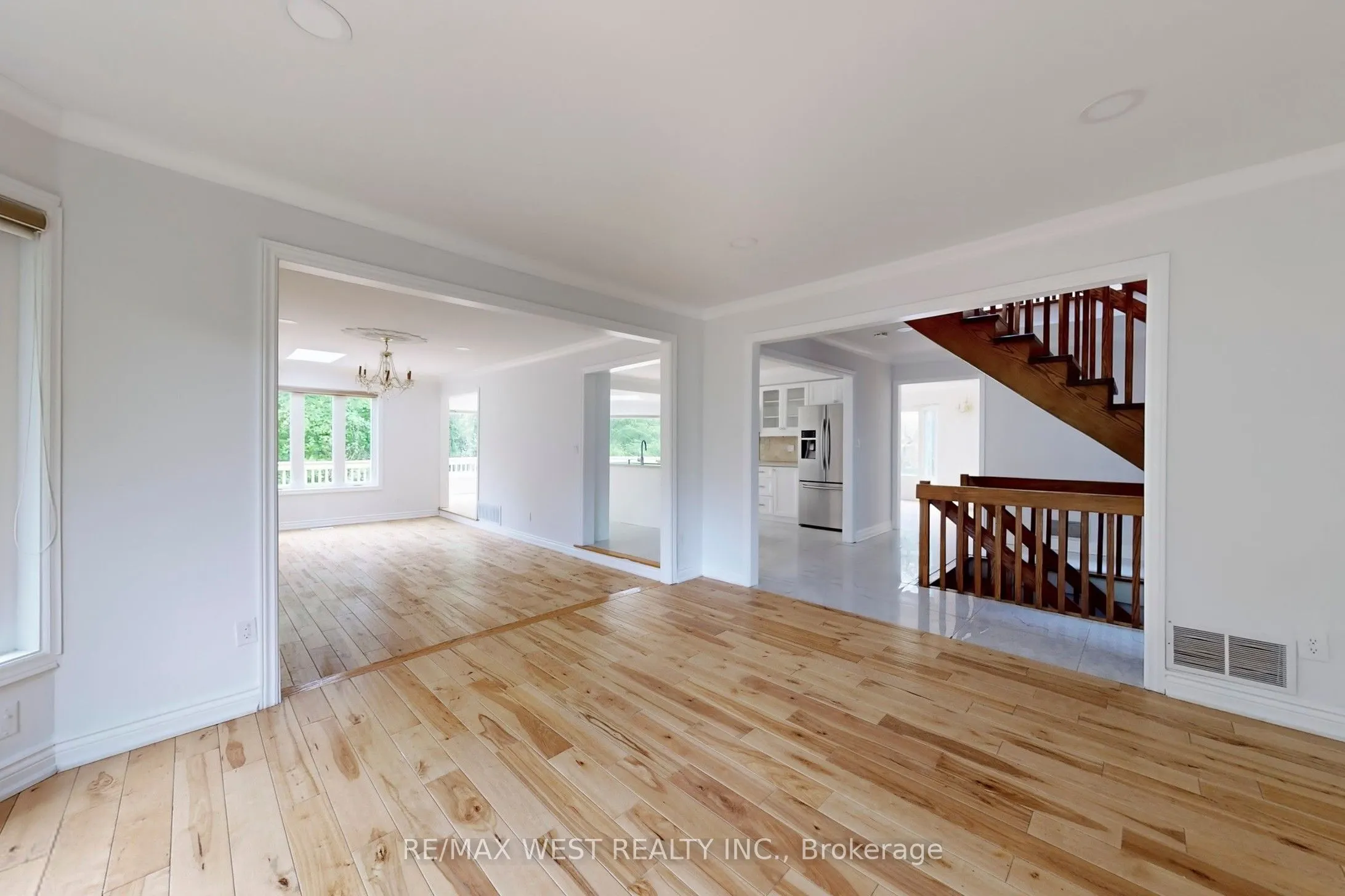 16 Prince Edward Boulevard