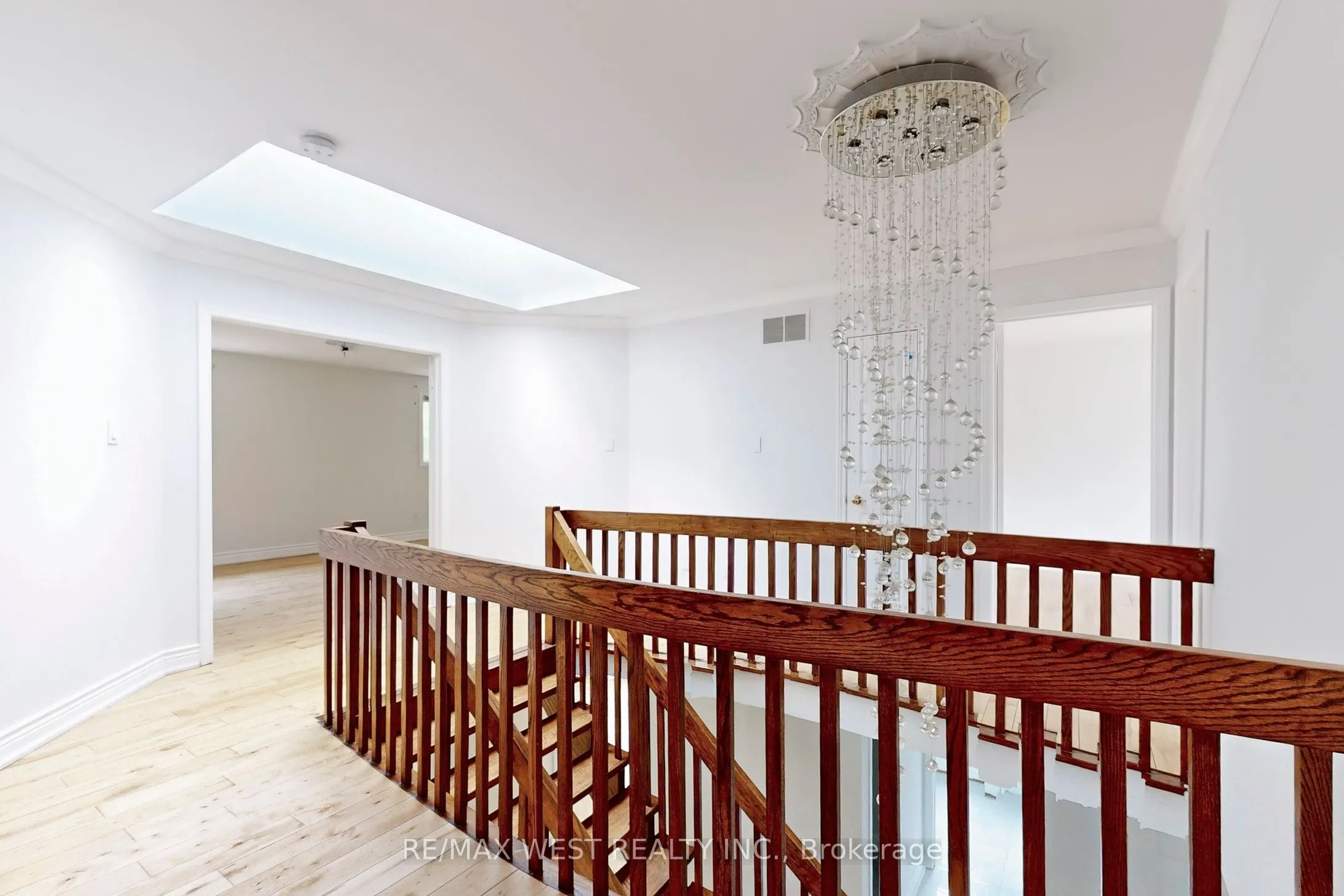 16 Prince Edward Boulevard