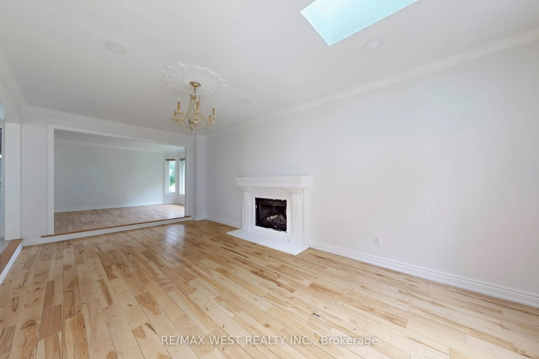 16 Prince Edward Boulevard