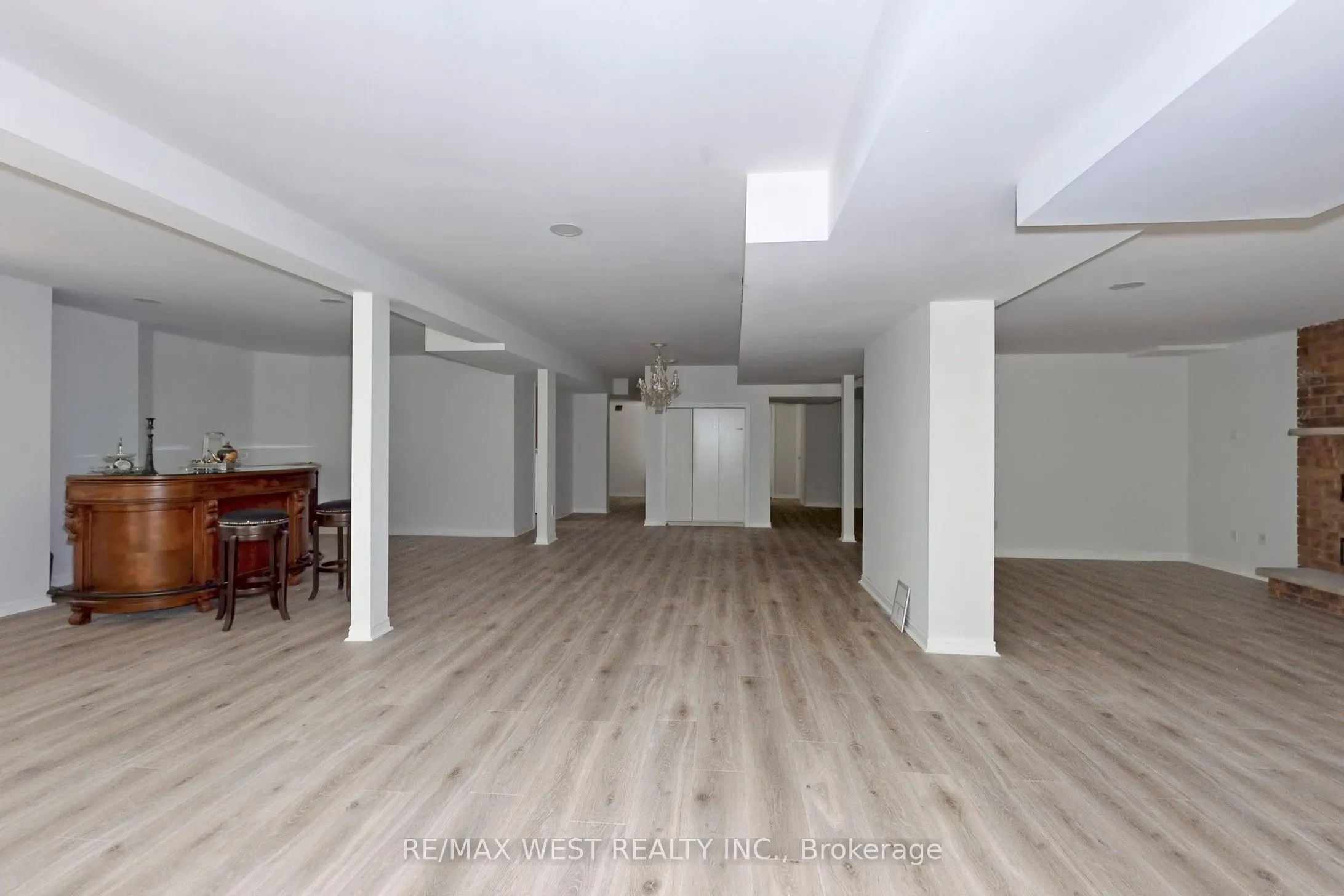 16 Prince Edward Boulevard