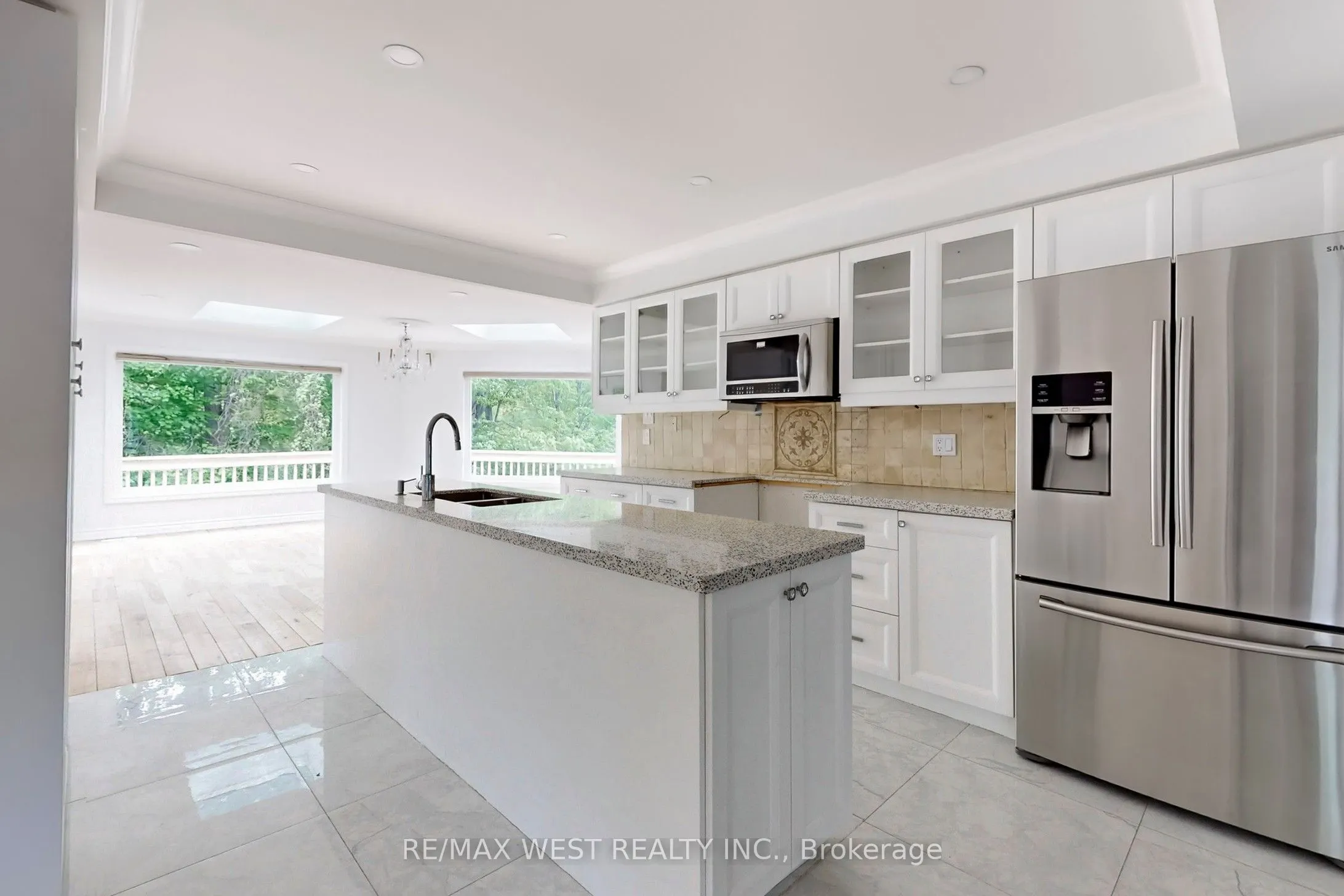 16 Prince Edward Boulevard
