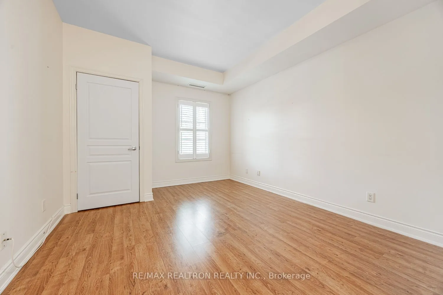 9901 Keele Street, #207