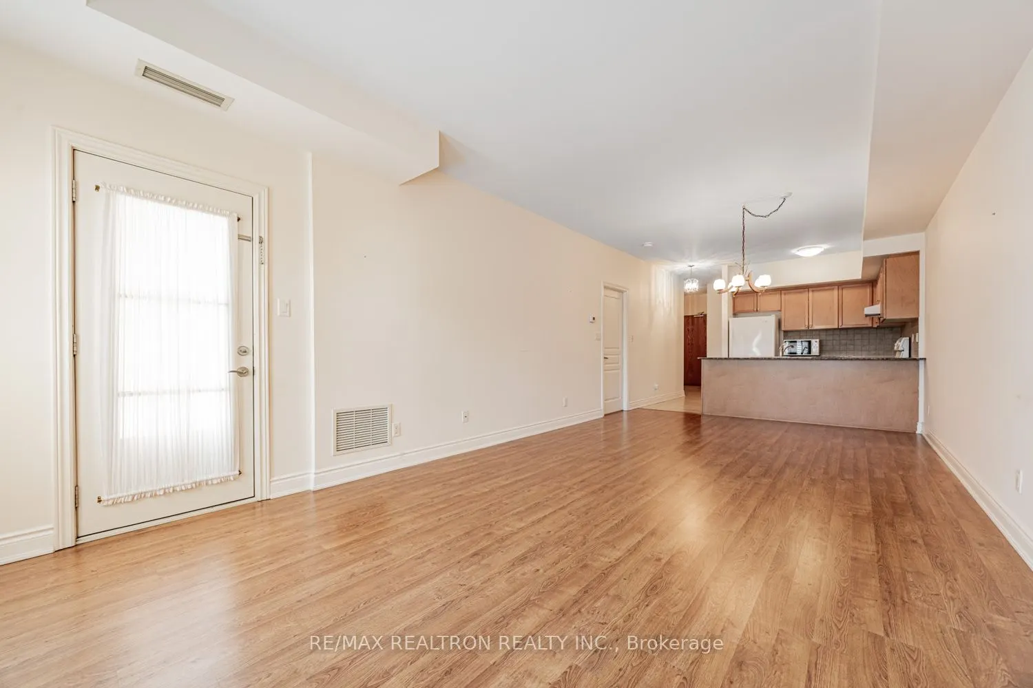 9901 Keele Street, #207