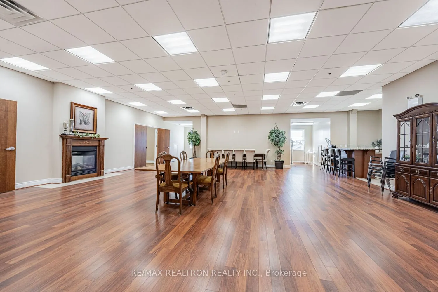 9901 Keele Street, #207