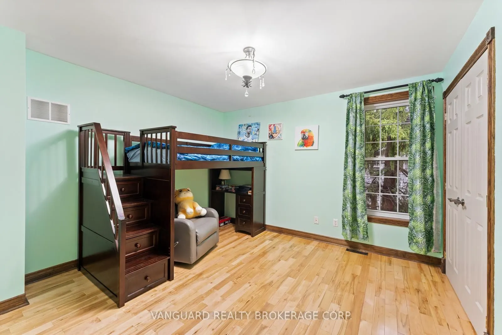 108 Queen Street S