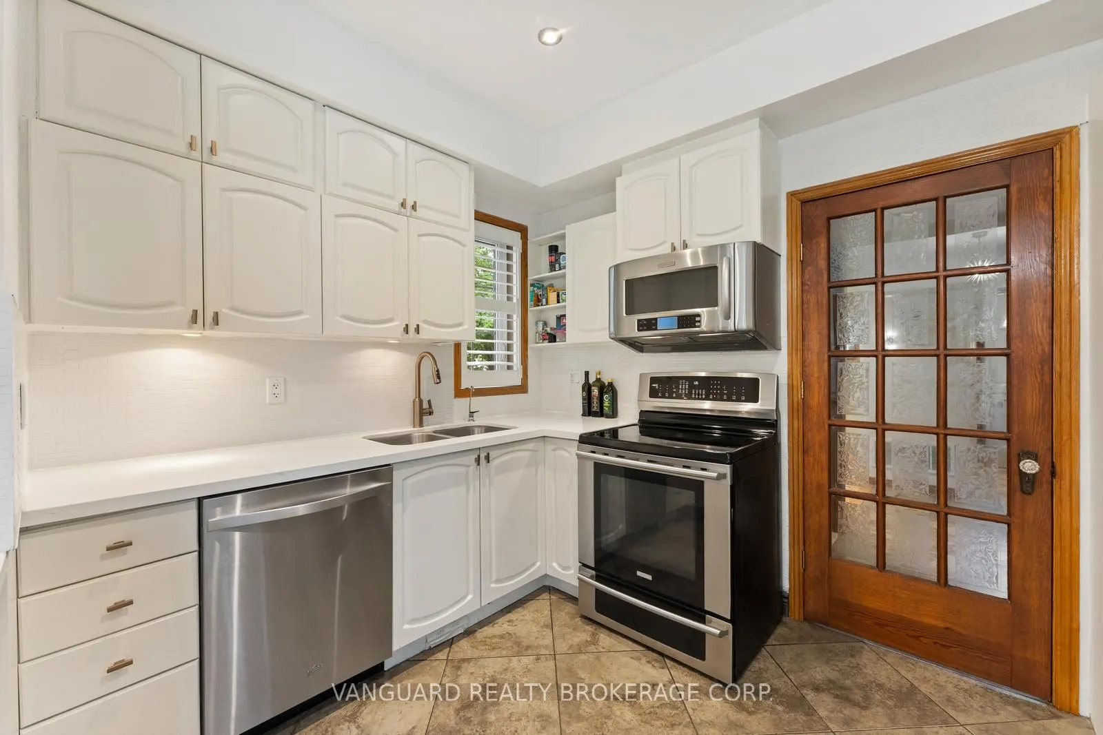108 Queen Street S
