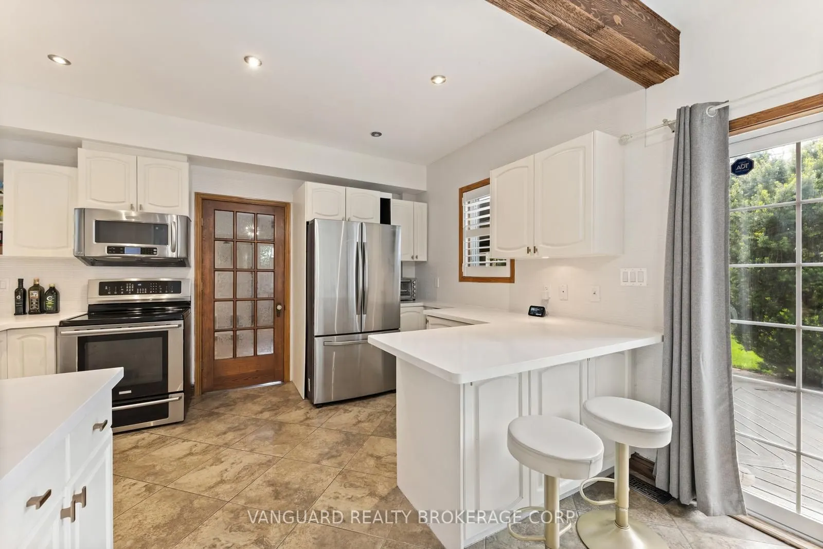 108 Queen Street S