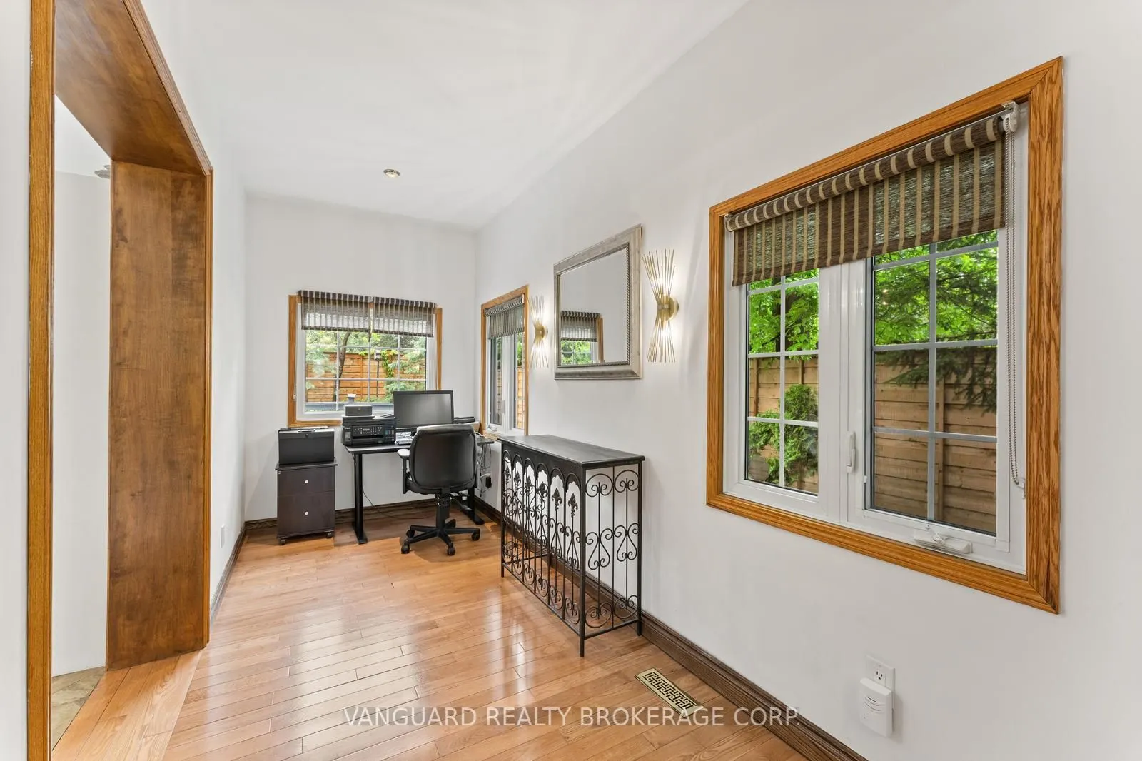 108 Queen Street S