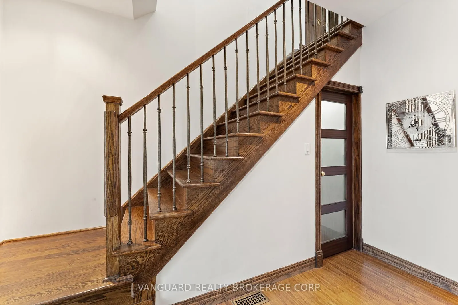 108 Queen Street S