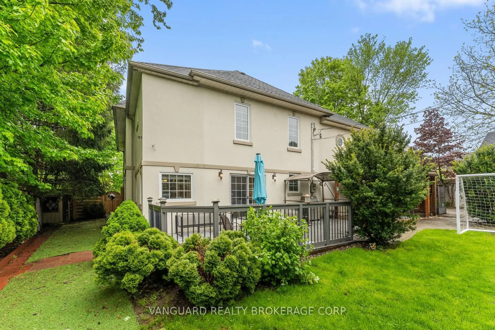 108 Queen Street S
