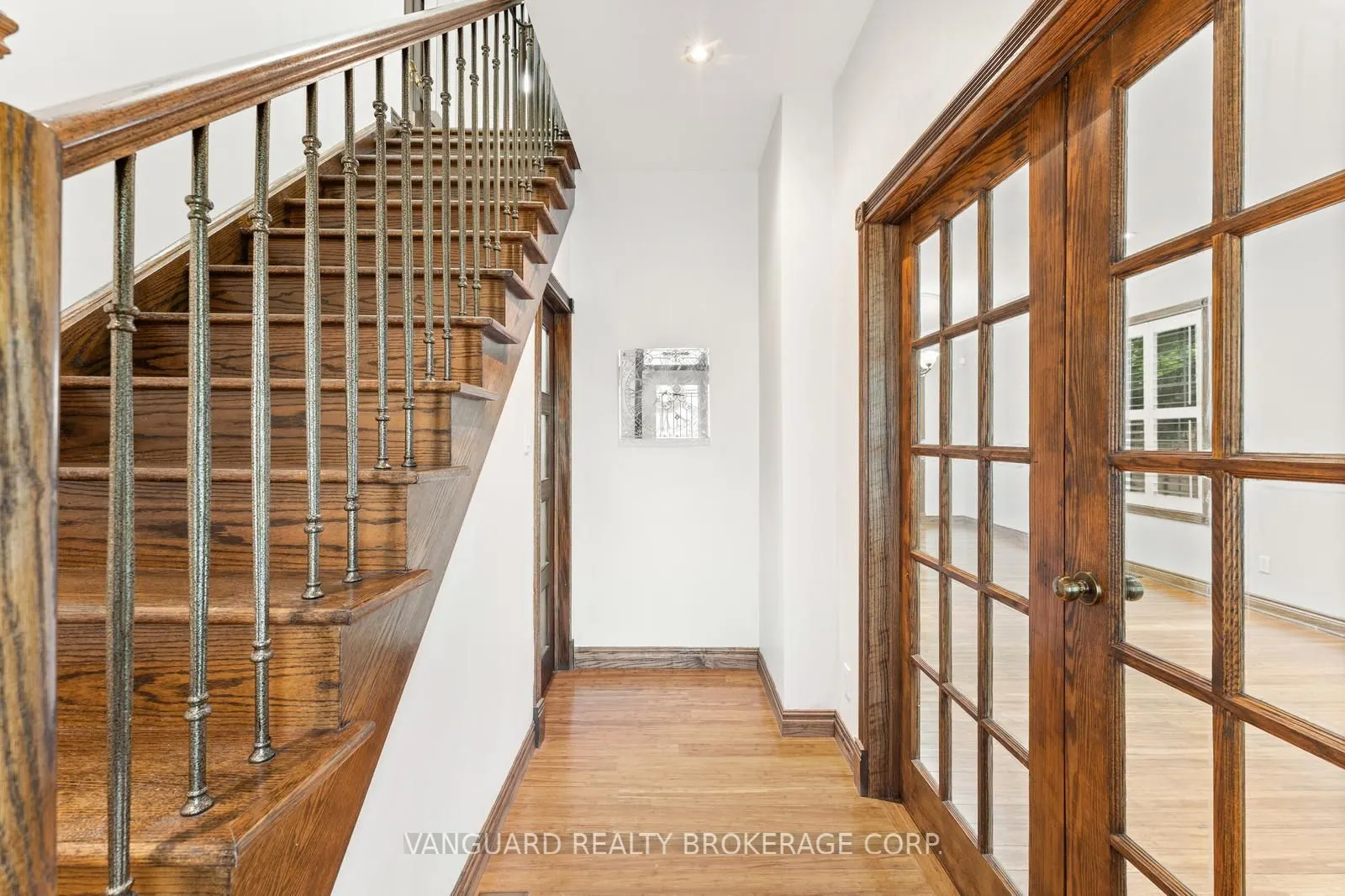 108 Queen Street S