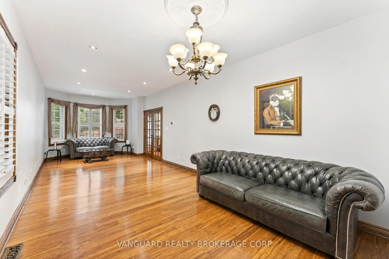 108 Queen Street S