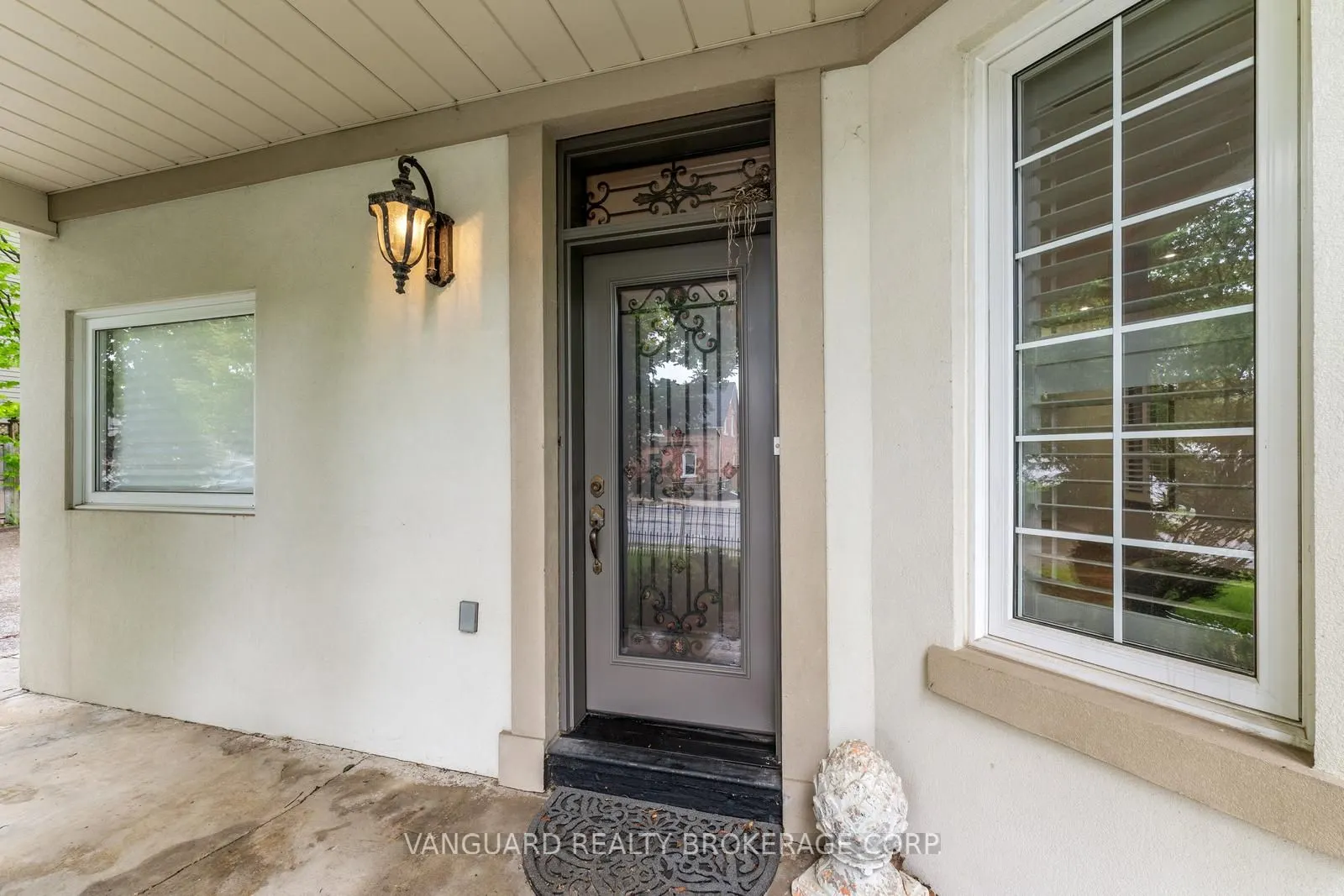 108 Queen Street S