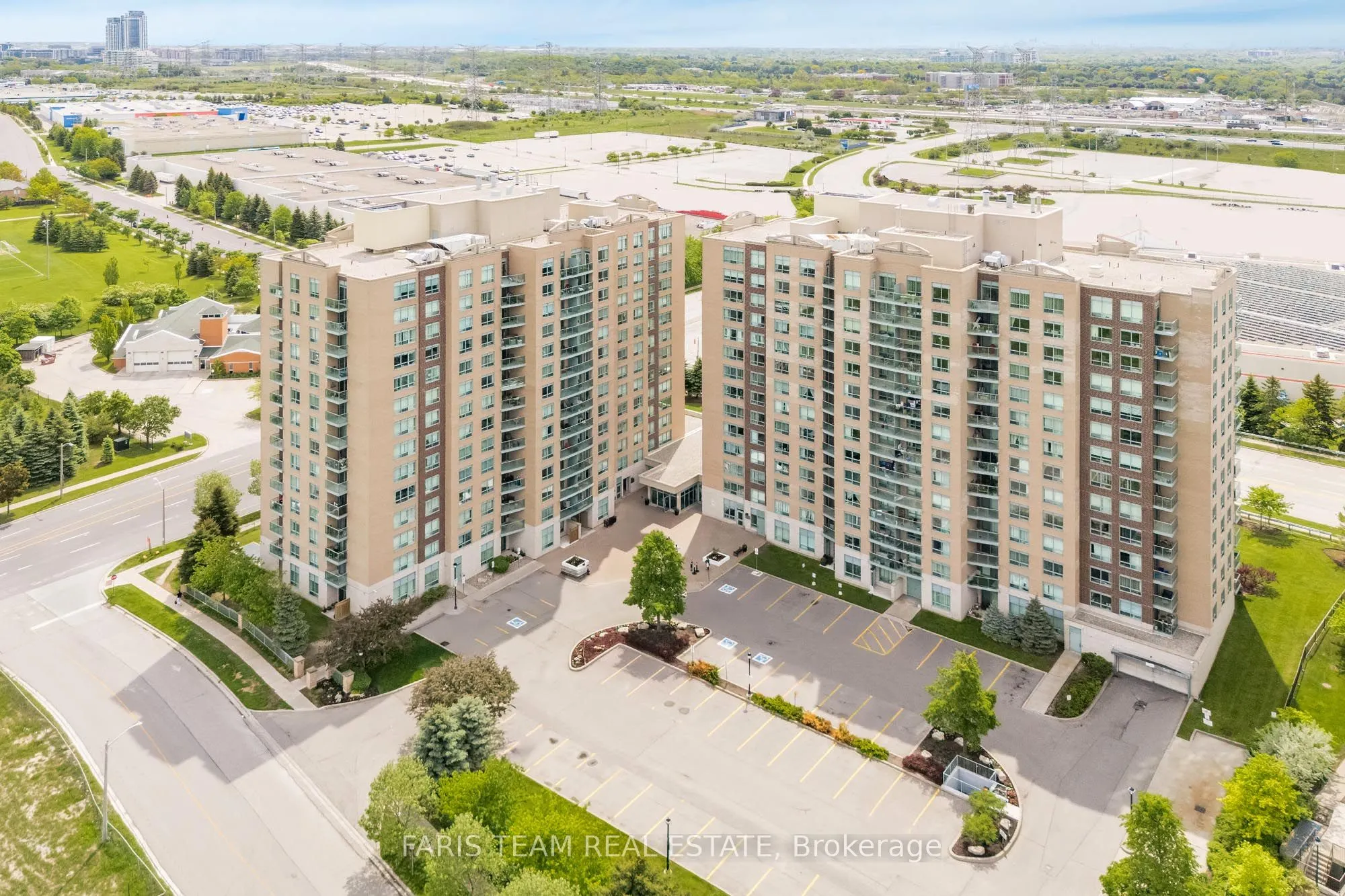 11 Oneida Crescent, #407