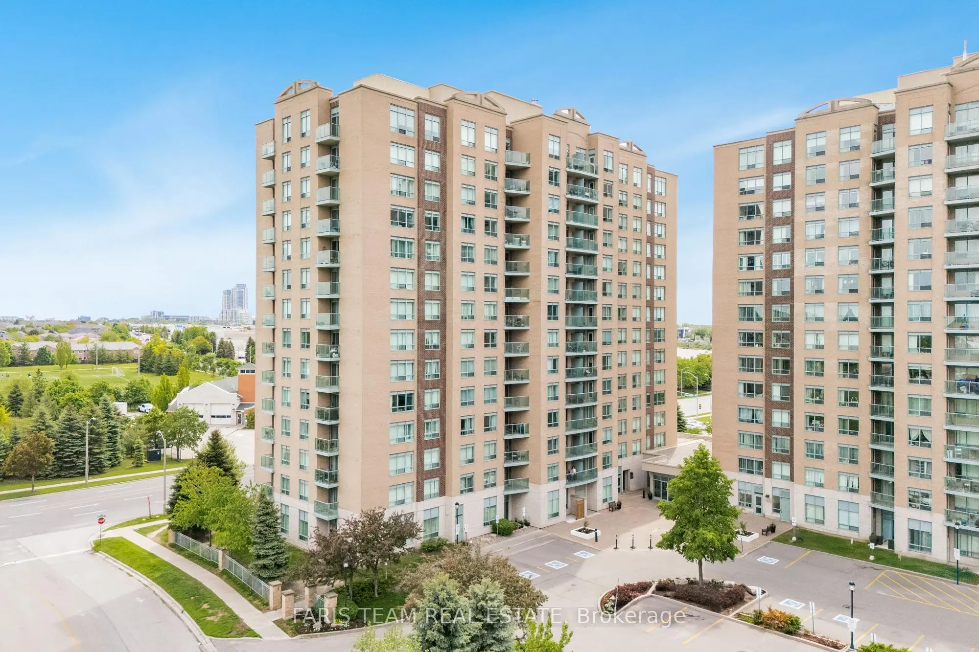 11 Oneida Crescent, #407