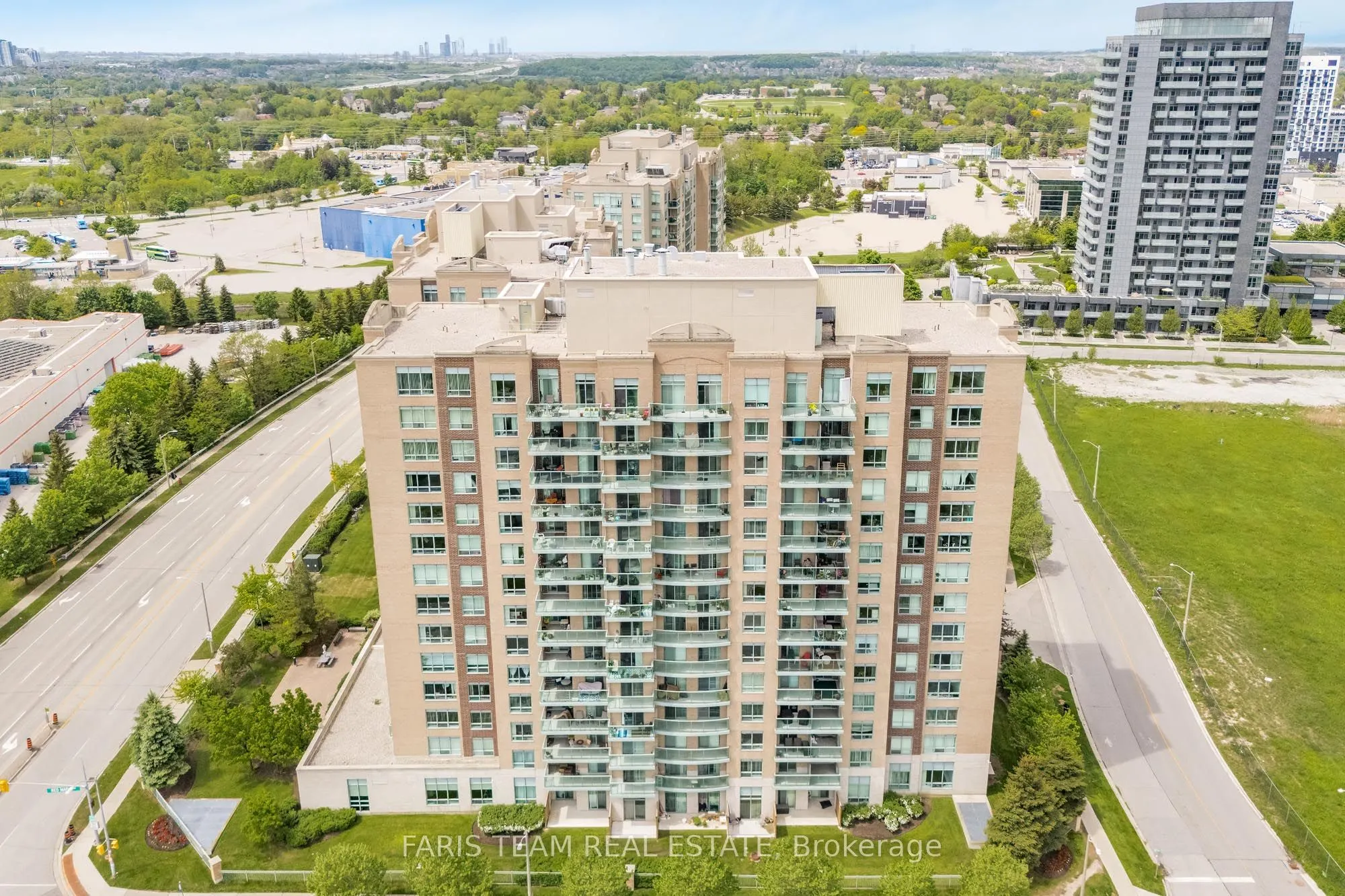 11 Oneida Crescent, #407