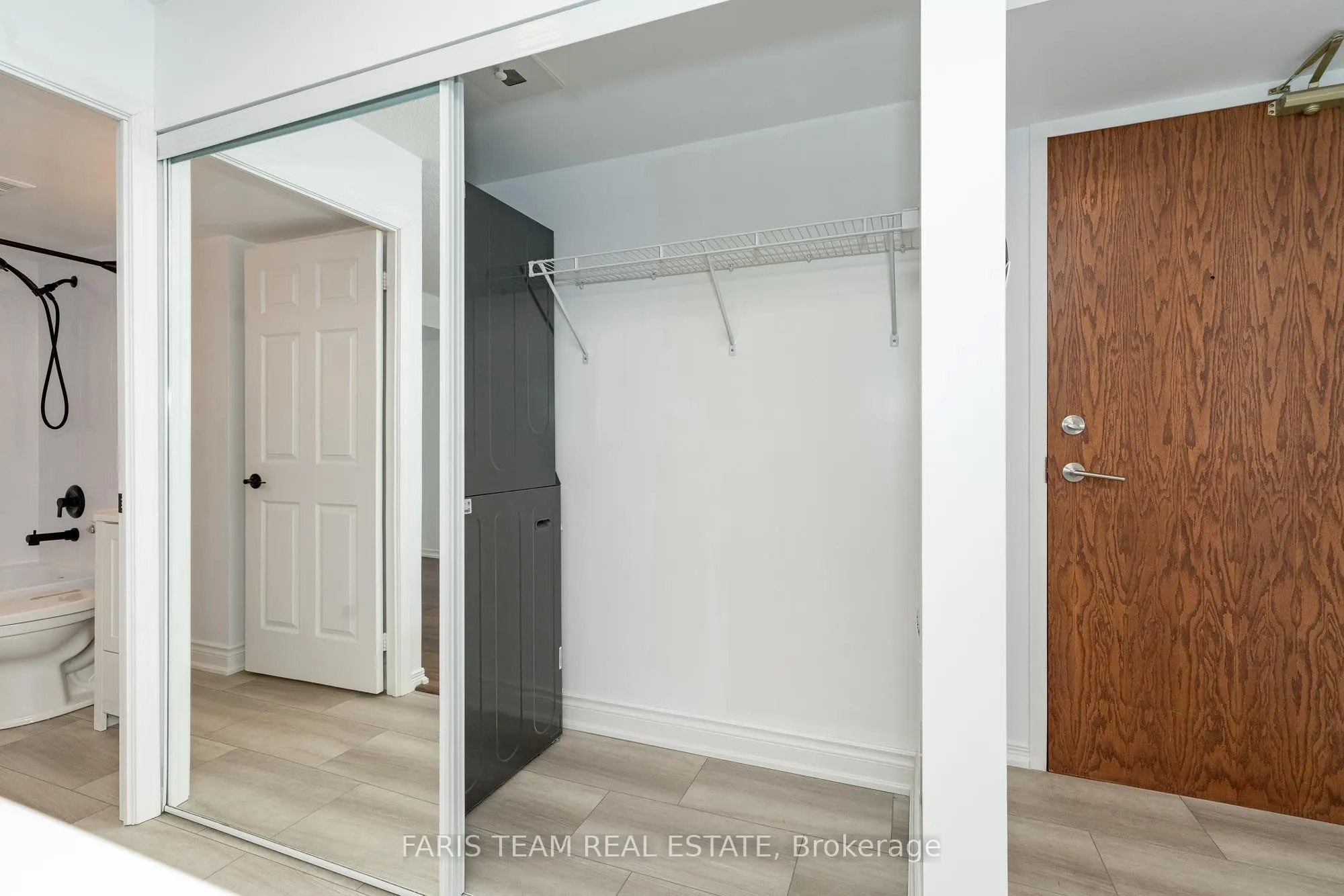 11 Oneida Crescent, #407