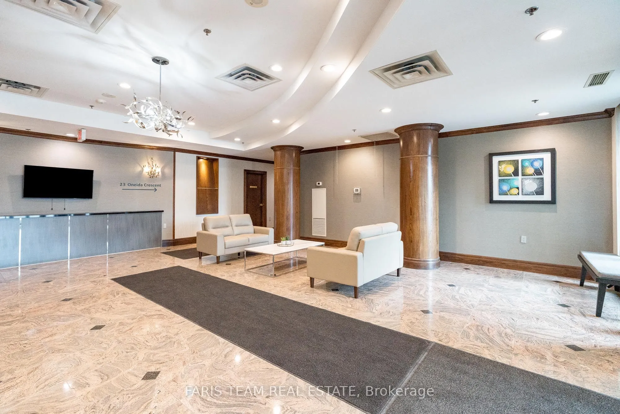 11 Oneida Crescent, #407