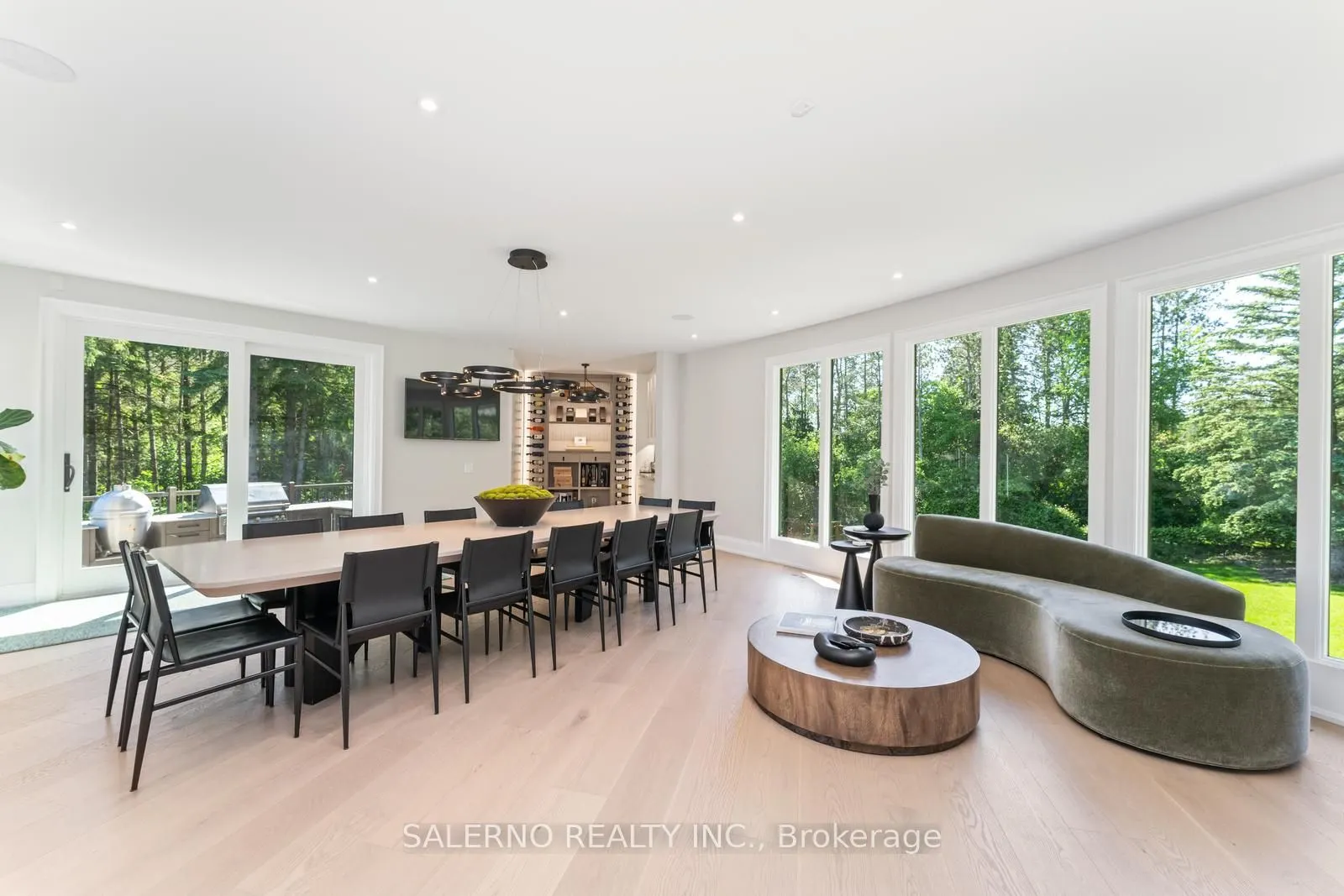 290 Kingscross Drive