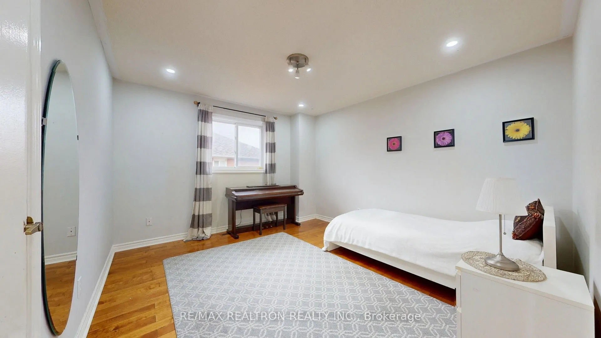 8 Muster Court