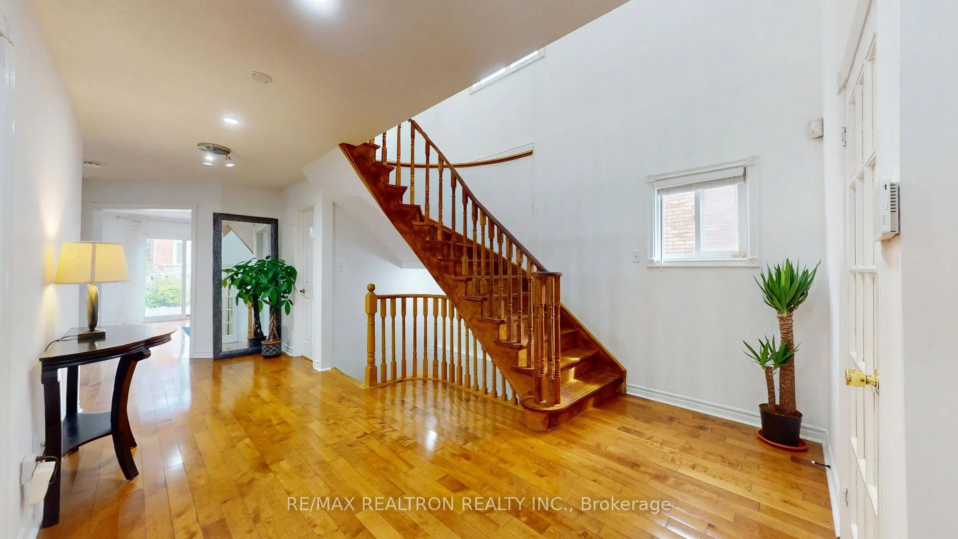 8 Muster Court