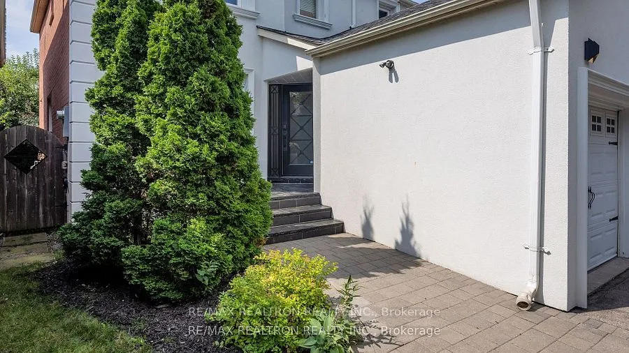 145 Roseborough Crescent